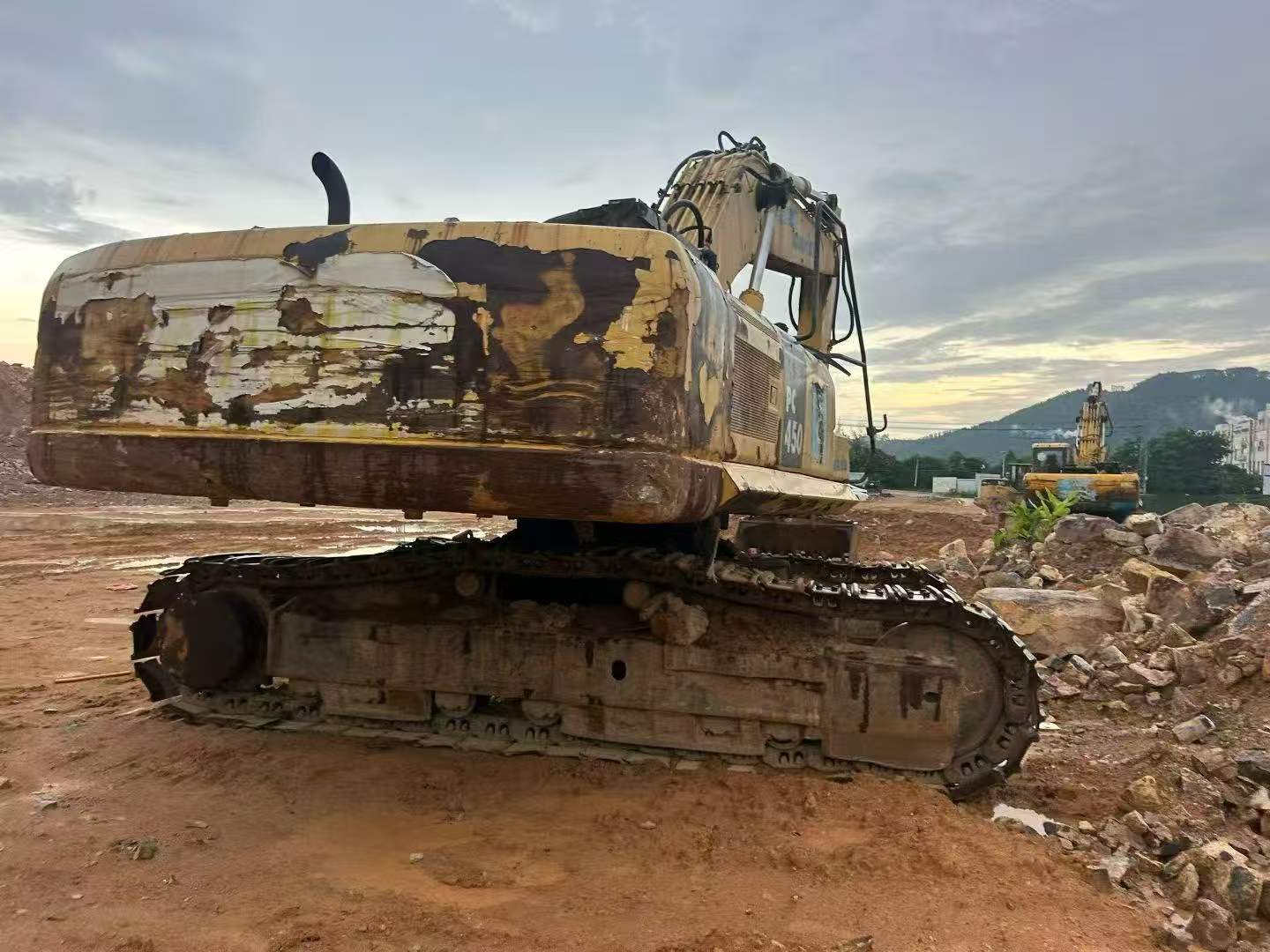 Buy Komatsu PC450-7 Used Excavator / 1