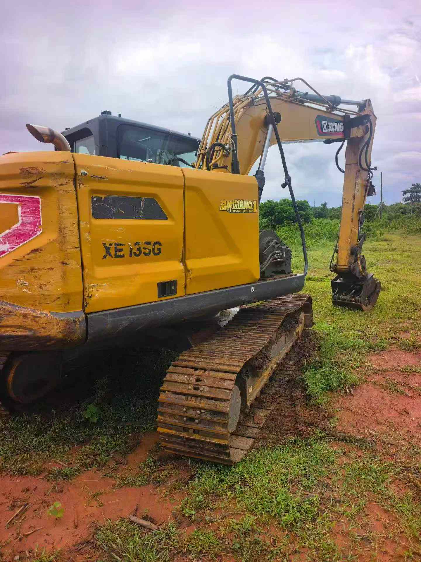 Buy XCMG XE135B Used Excavator / 2