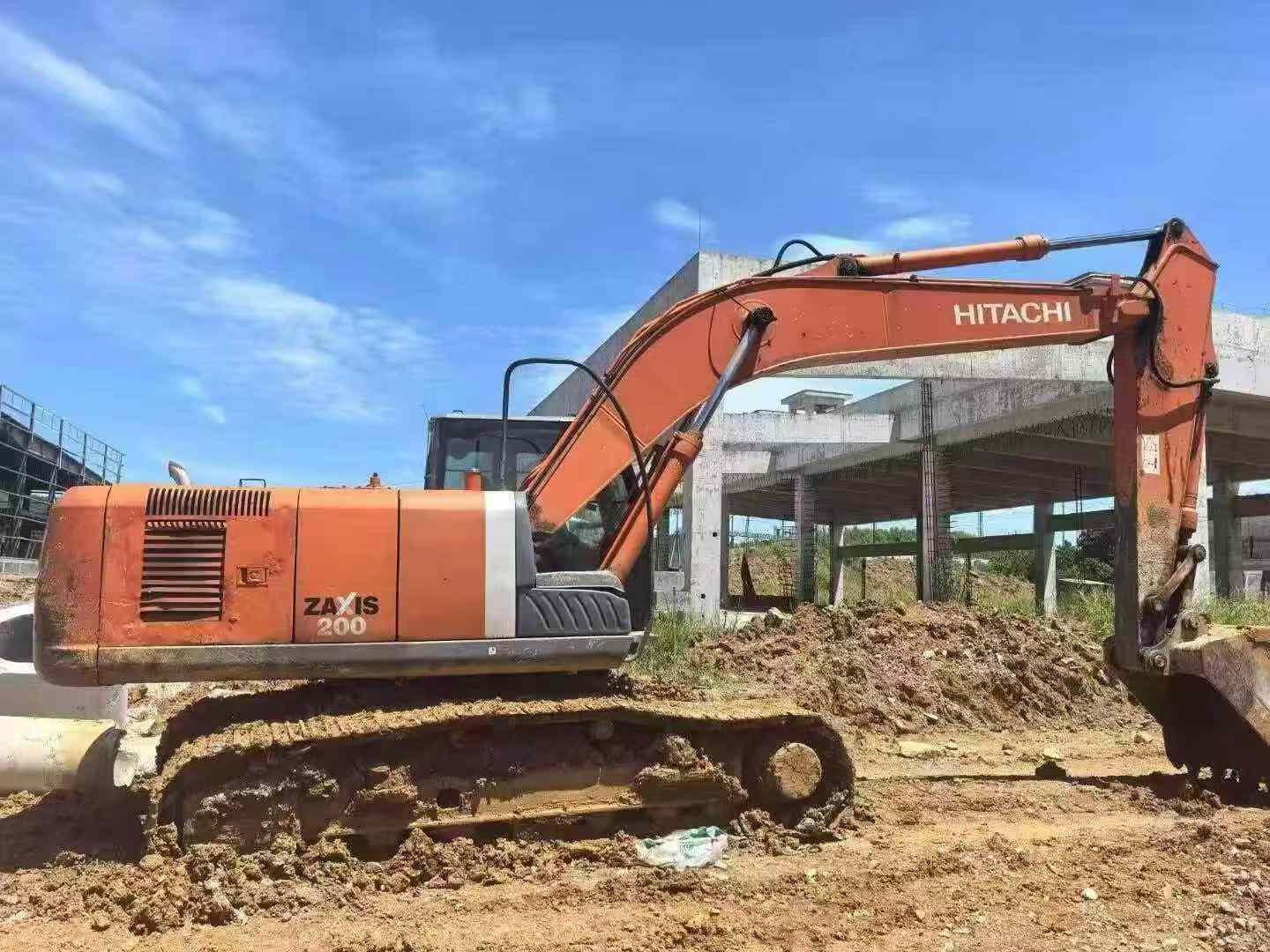 Buy Hitachi EX200-3 Used Excavator / 2