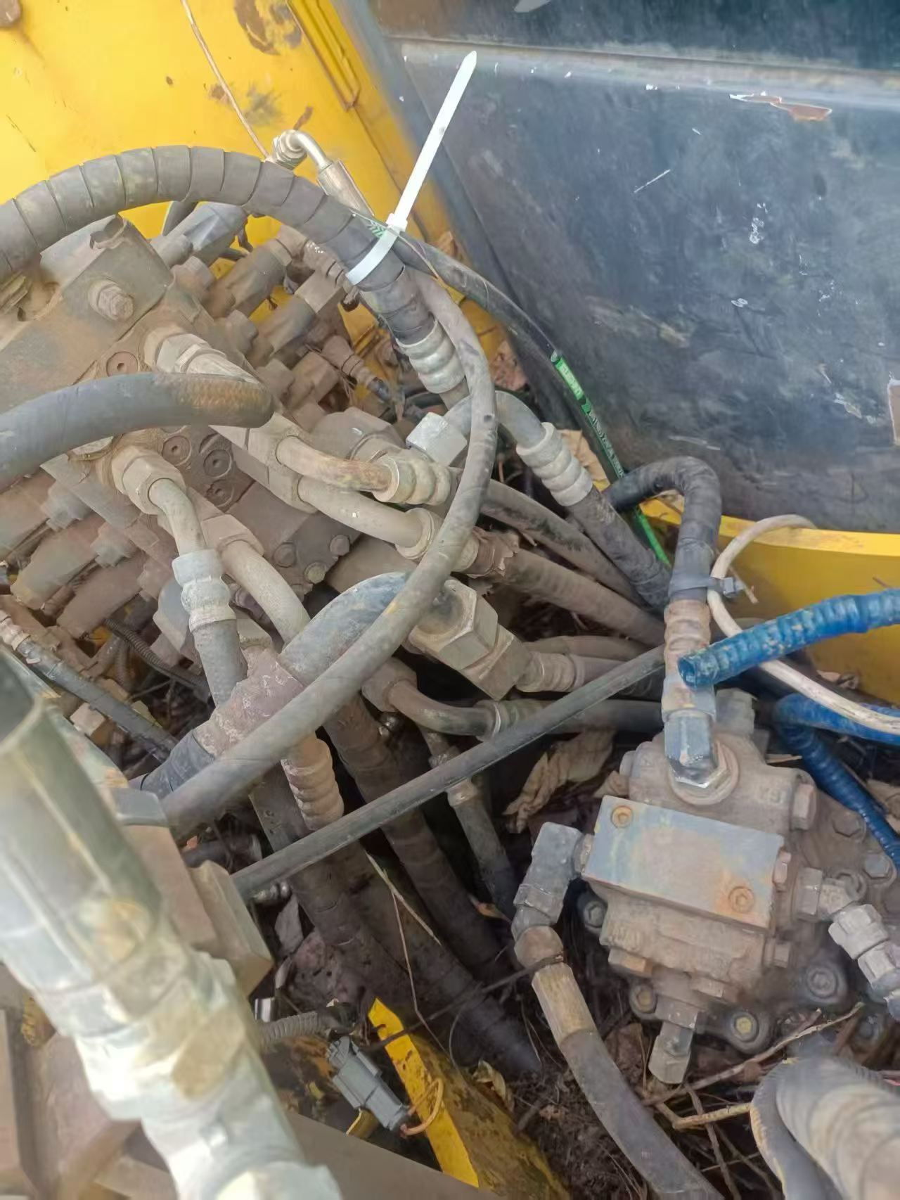 Buy Komatsu PC60 Used Excavator / 4 Buy Komatsu PC60 Used Excavator / 4