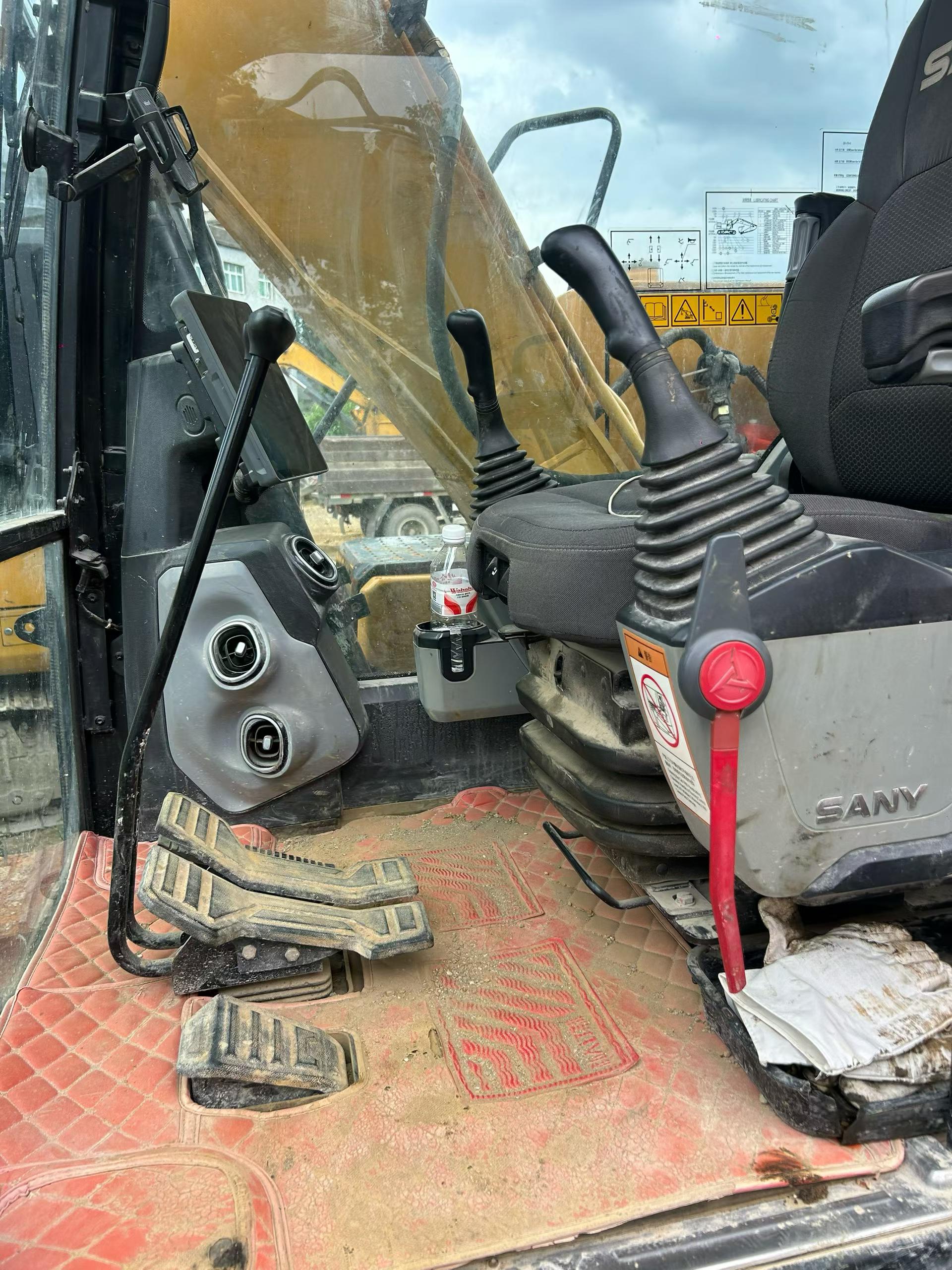 Buy Sany SY135 Used Excavator / 9