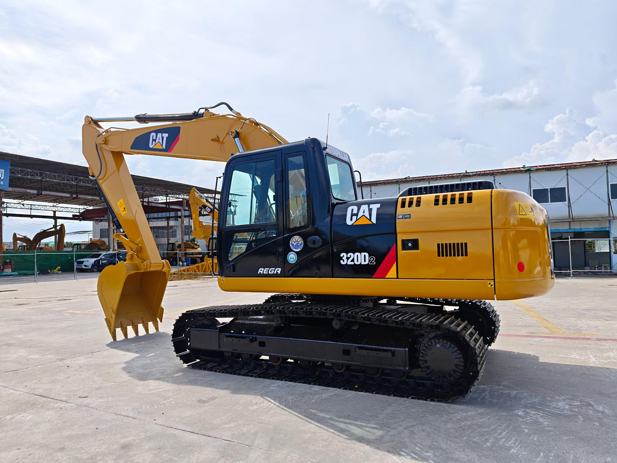 Buy Caterpillar 320C Used Excavator / 2