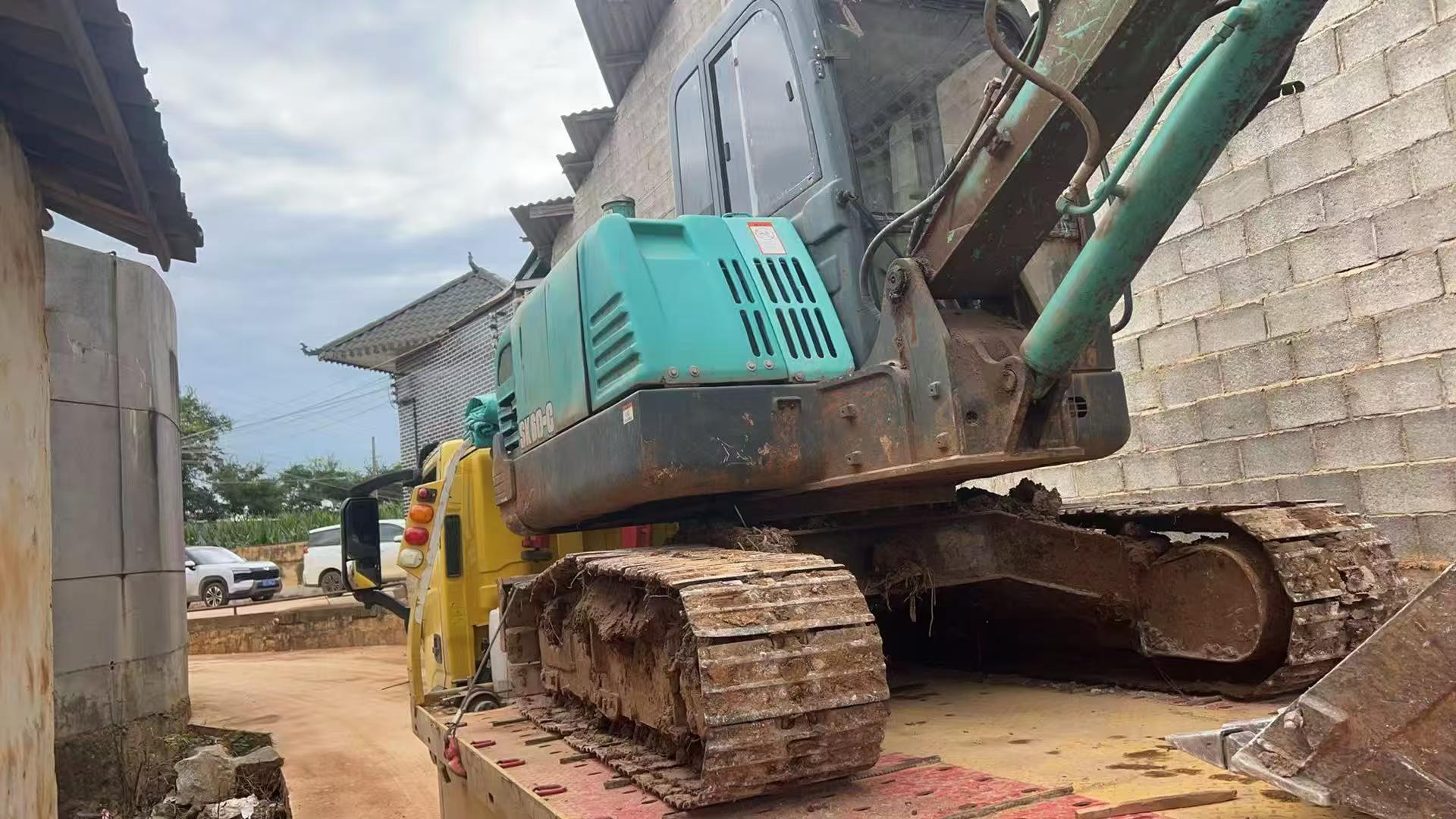 Buy Kobelco SK60 Used Excavator / 2 Buy Kobelco SK60 Used Excavator / 2