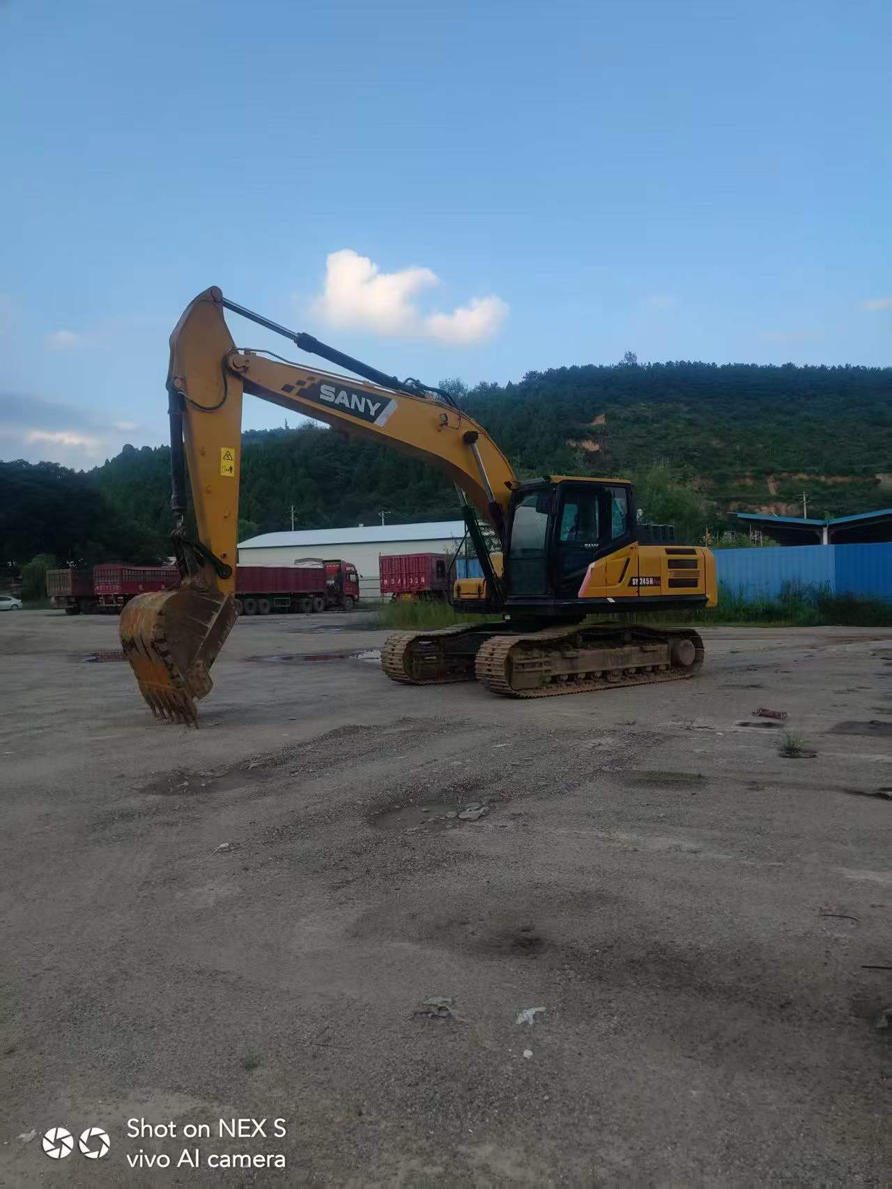 Buy Sany SY225C Used Excavator / 3 Buy Sany SY225C Used Excavator / 3
