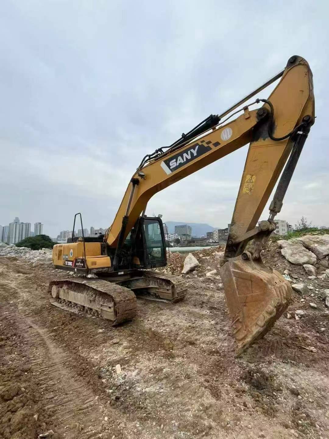 Buy Sany SY200C Used Excavator / 2