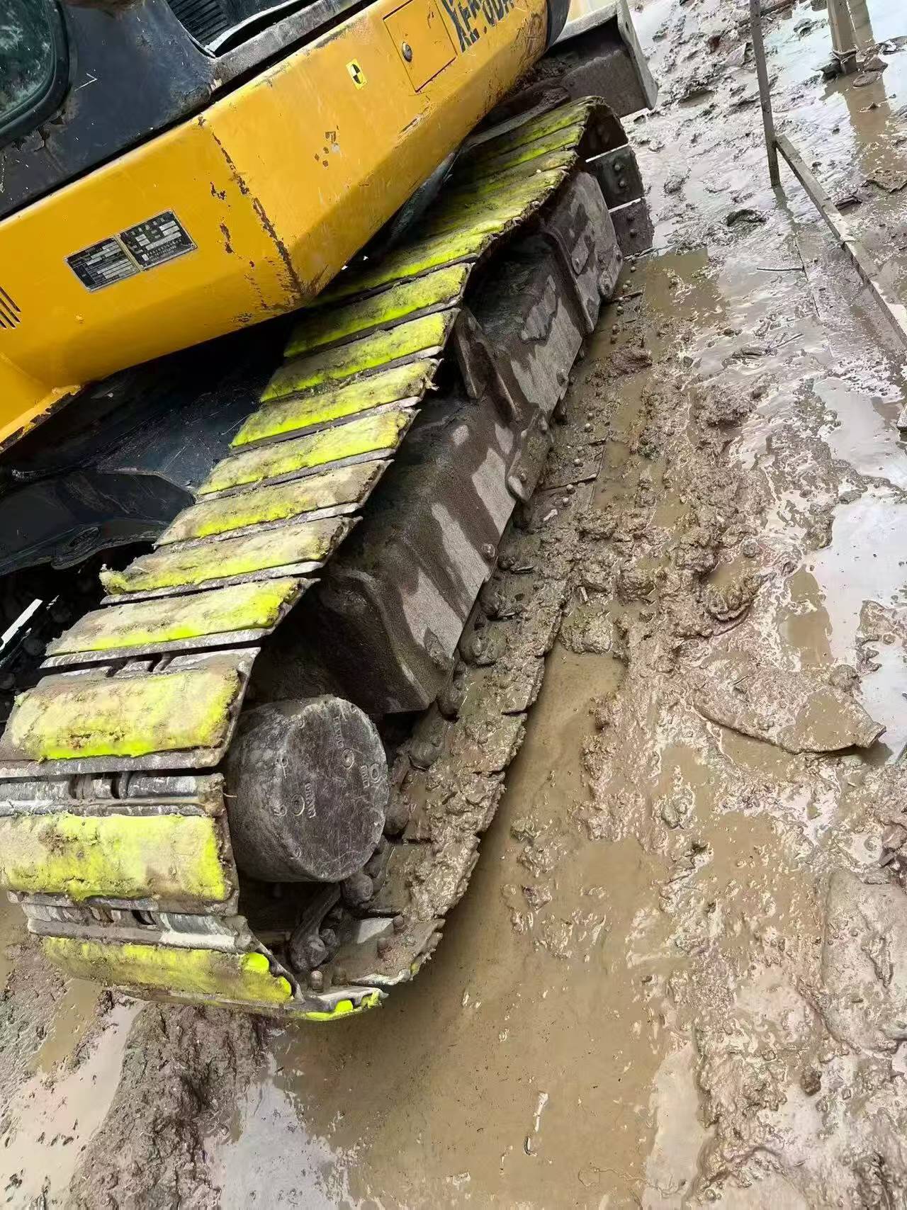 Buy Komatsu Used Excavator / 6