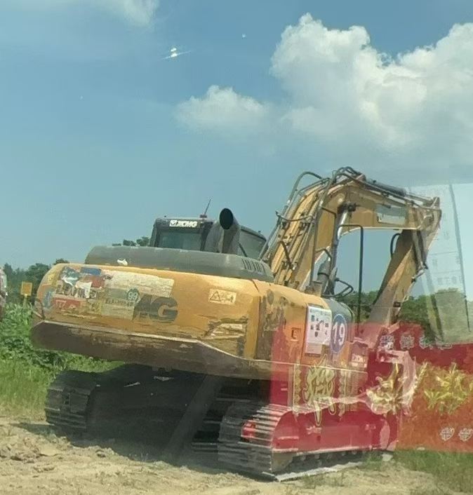 Buy XCMG XE205DA Used Excavator / 3 Buy XCMG XE205DA Used Excavator / 3