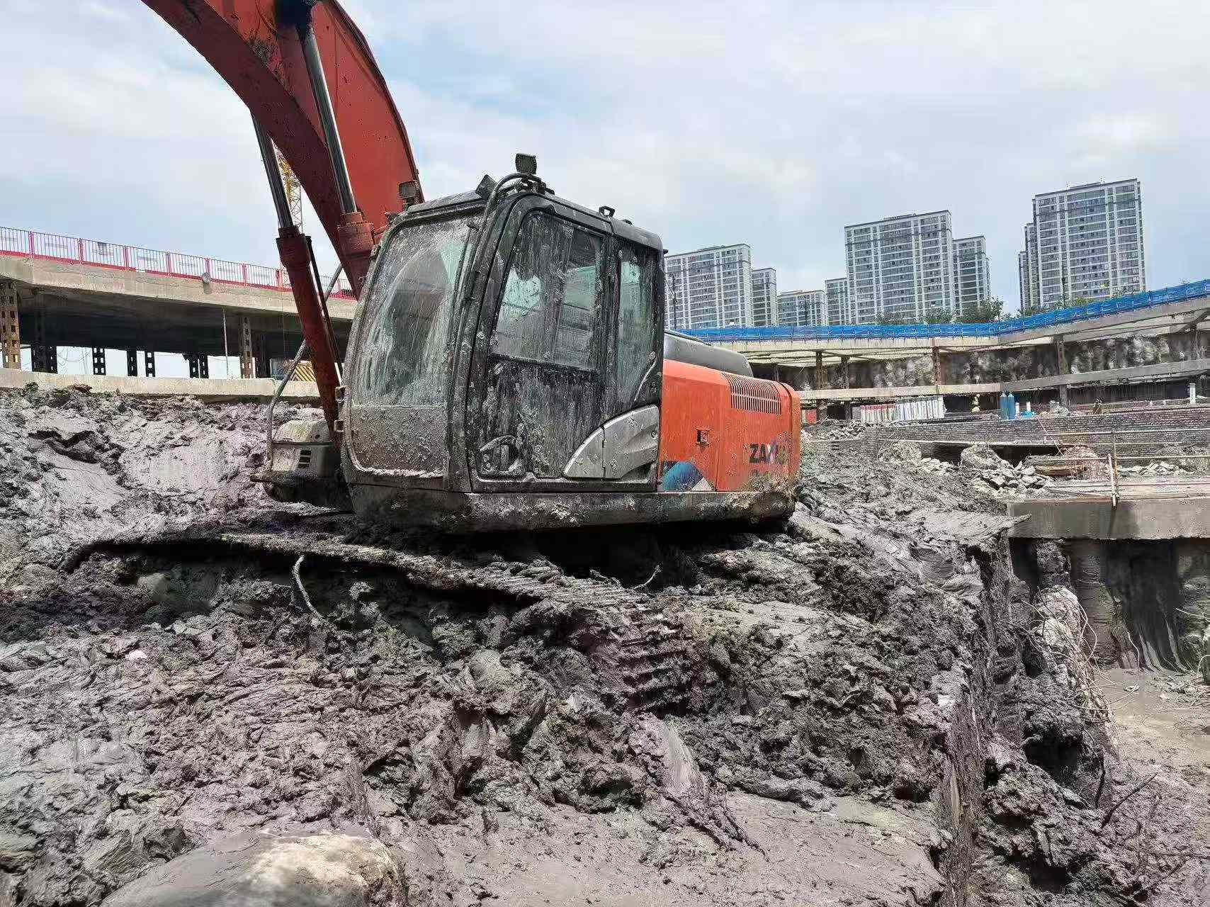 Buy Hitachi EX210-5 Used Excavator / 3 Buy Hitachi EX210-5 Used Excavator / 3