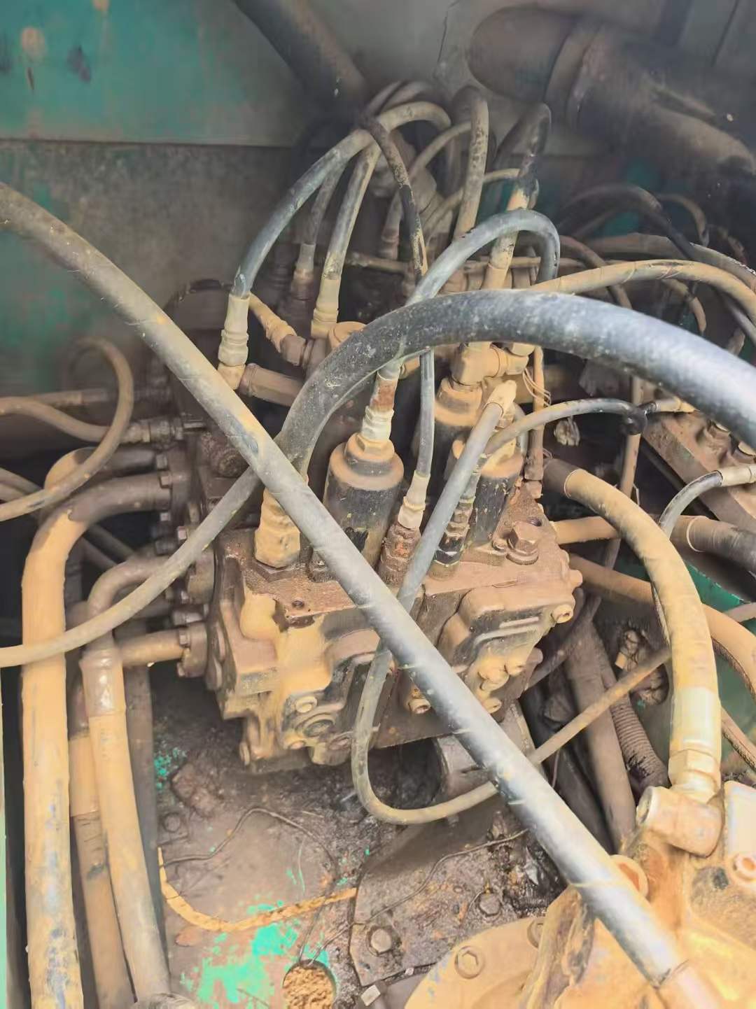 Buy Kobelco SK210 Used Excavator / 5 Buy Kobelco SK210 Used Excavator / 5