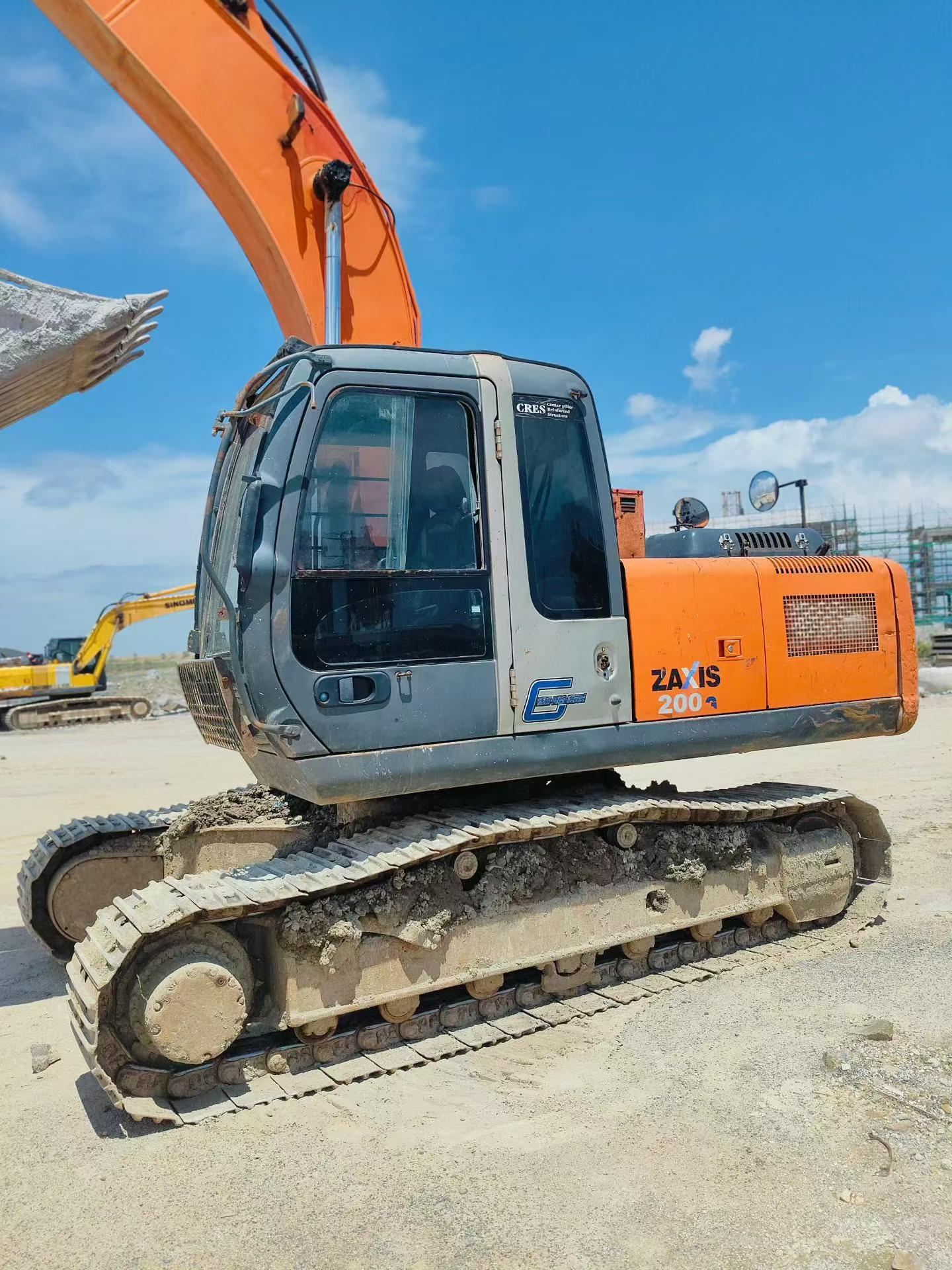 Buy Hitachi EX200 Used Excavator / 1