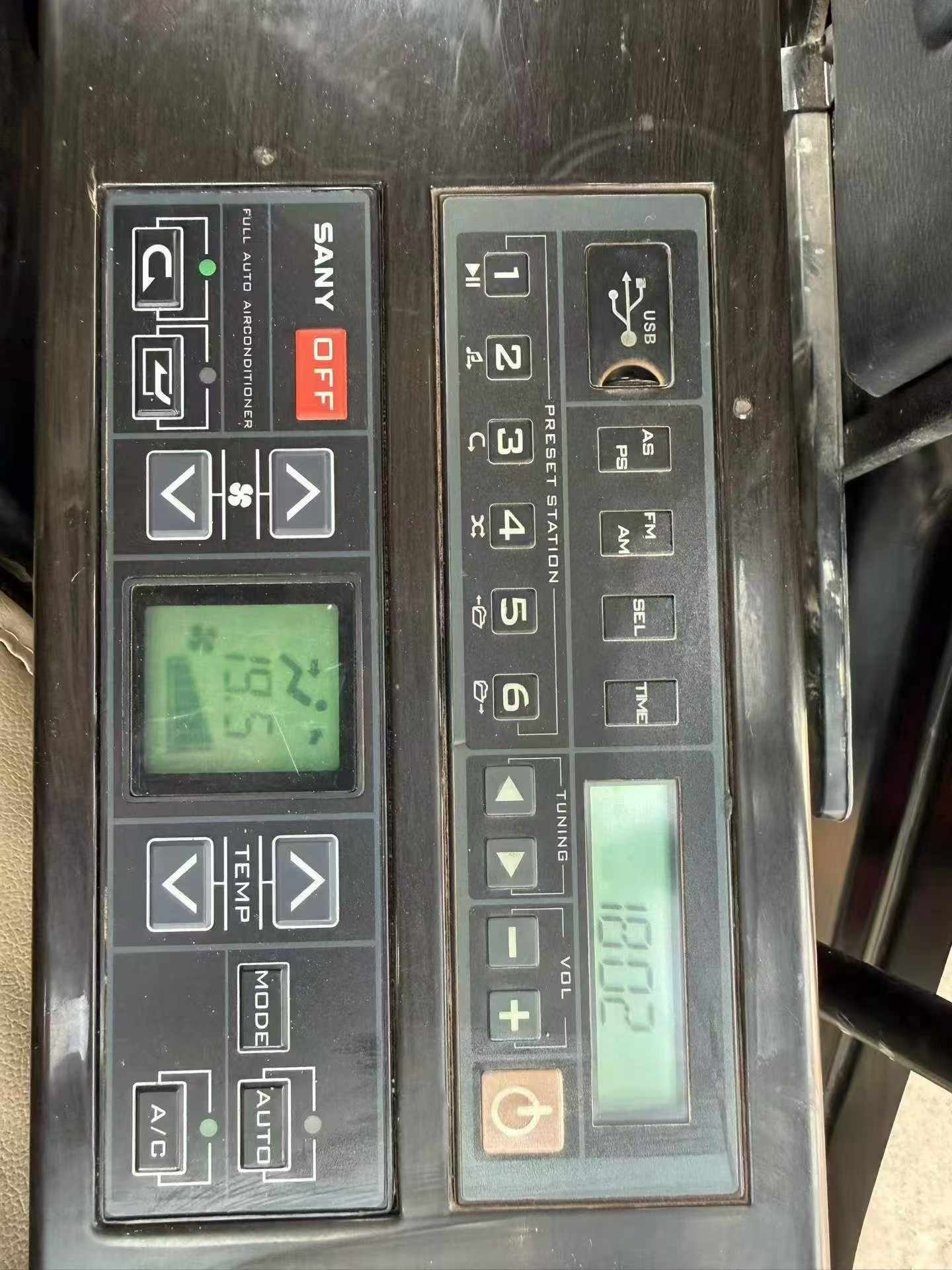 Buy Sany SY245H Used Excavator / 2 Buy Sany SY245H Used Excavator / 2