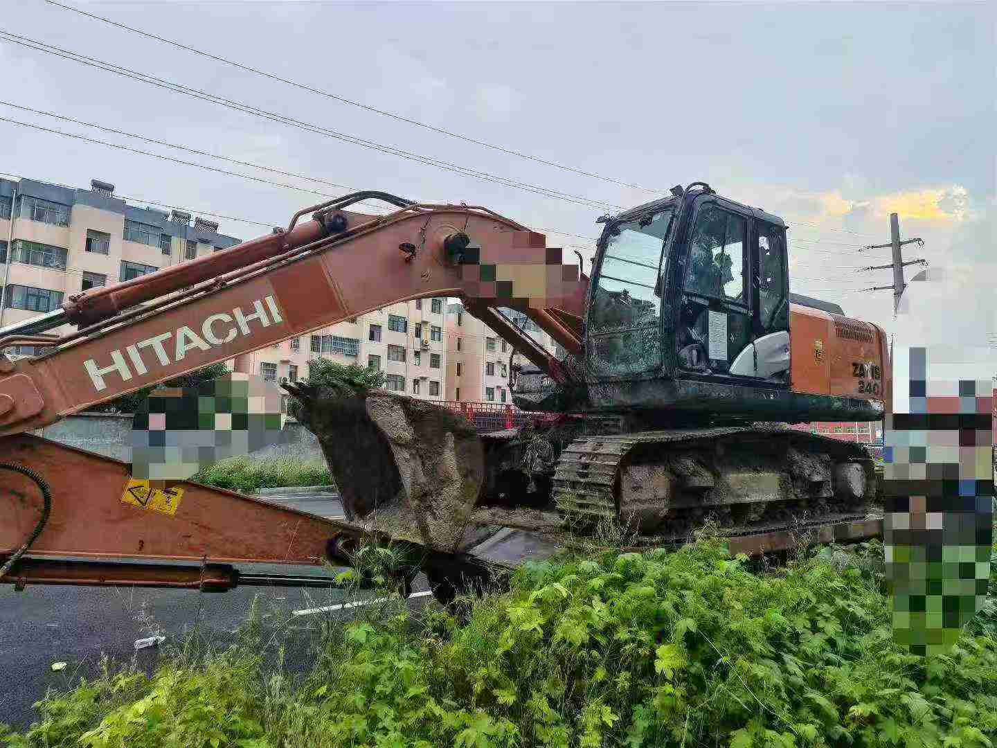 Buy Hitachi EX200 Used Excavator / 3