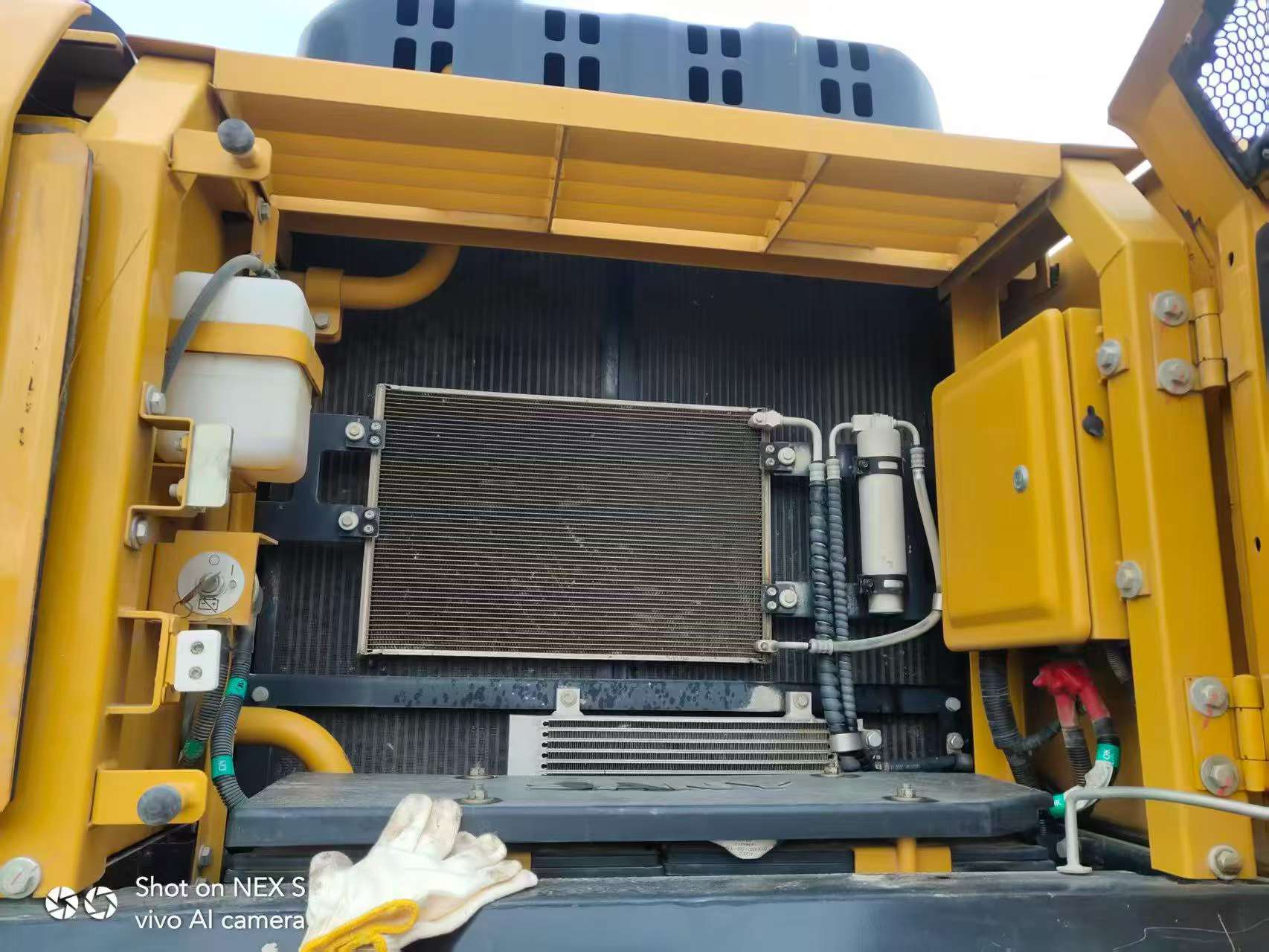 Buy Sany SY225C Used Excavator / 8 Buy Sany SY225C Used Excavator / 8