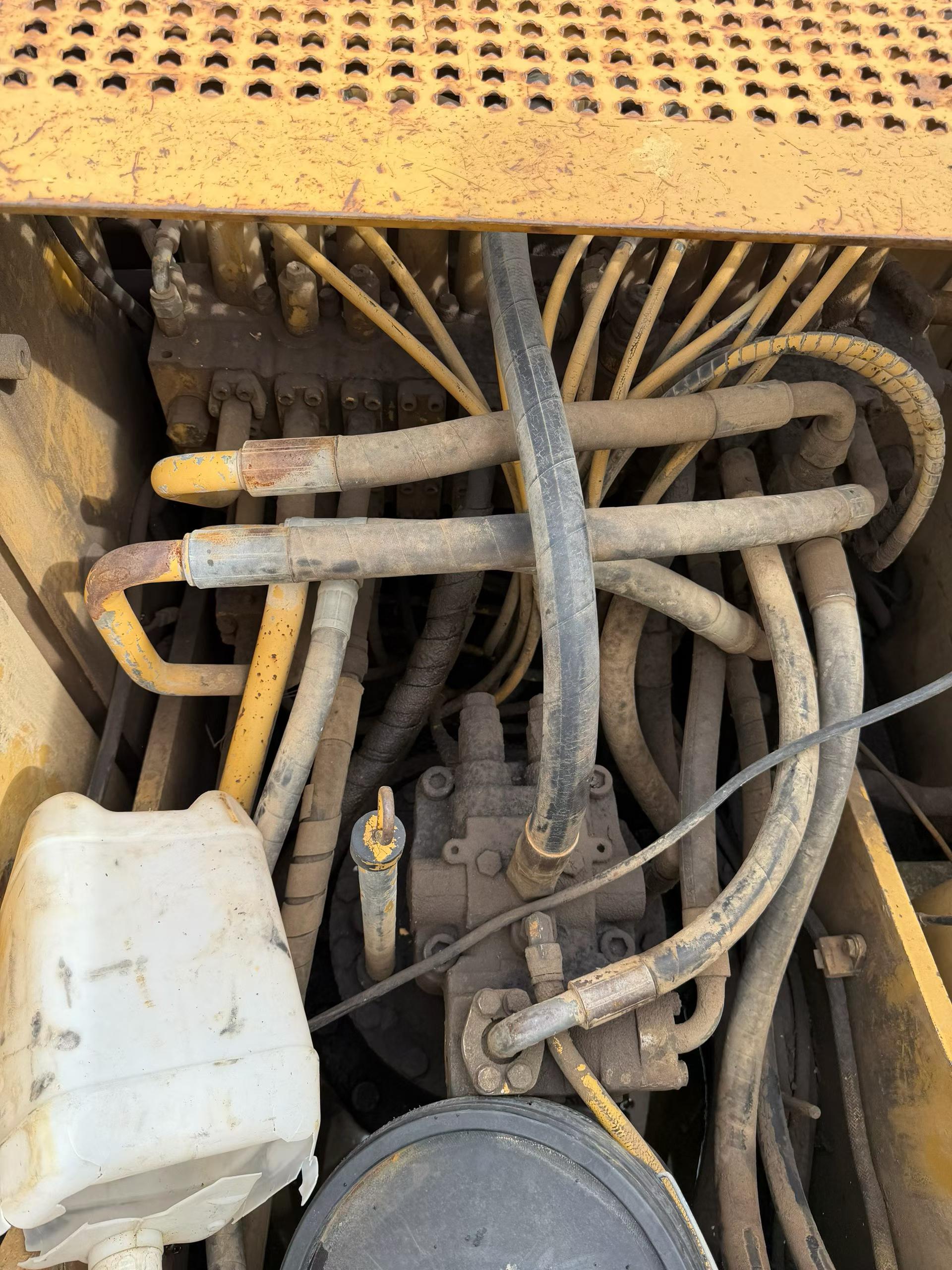 Buy Caterpillar 320C Used Excavator / 8