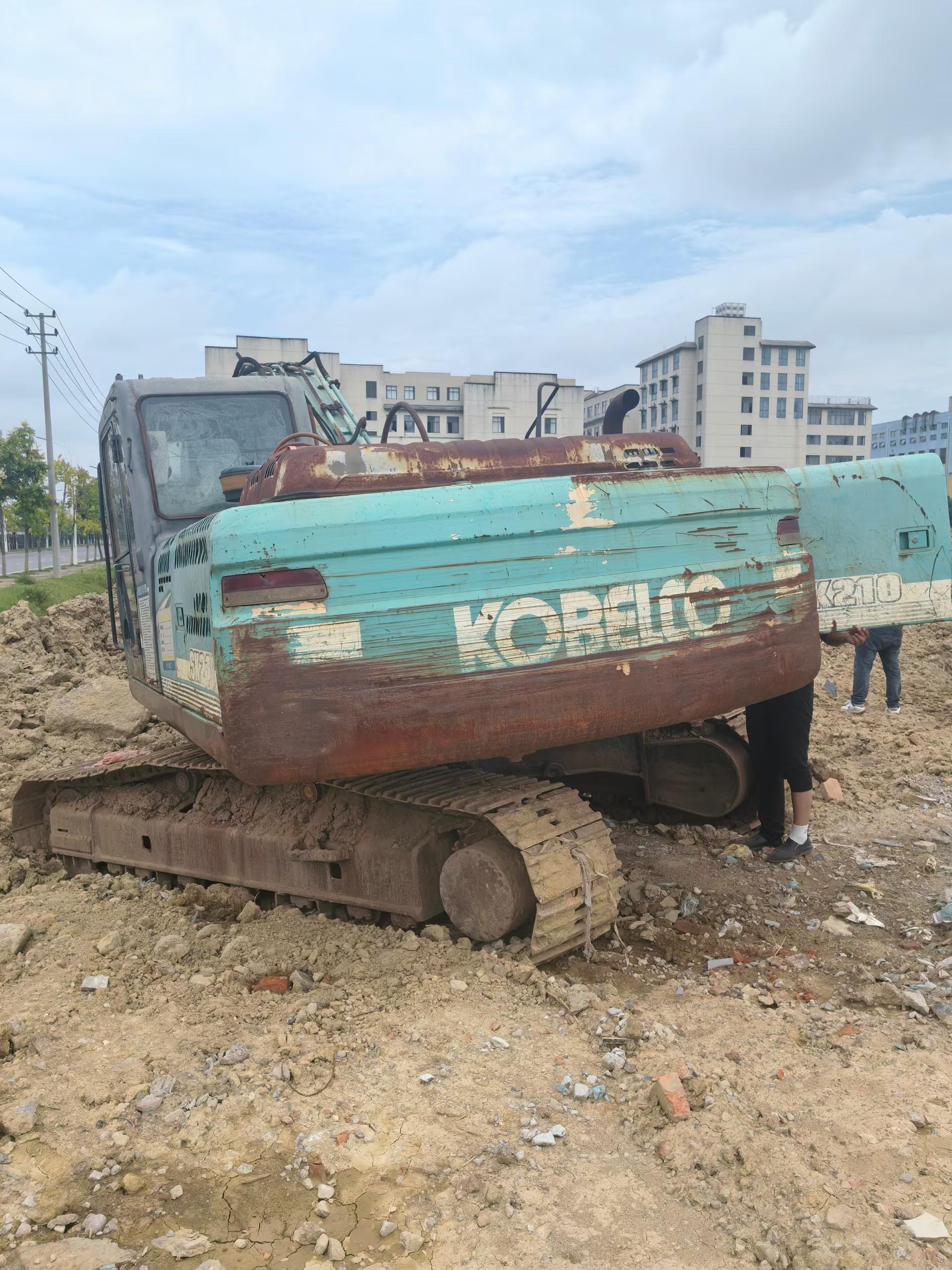 Buy Kobelco SK2008 Used Excavator / 3