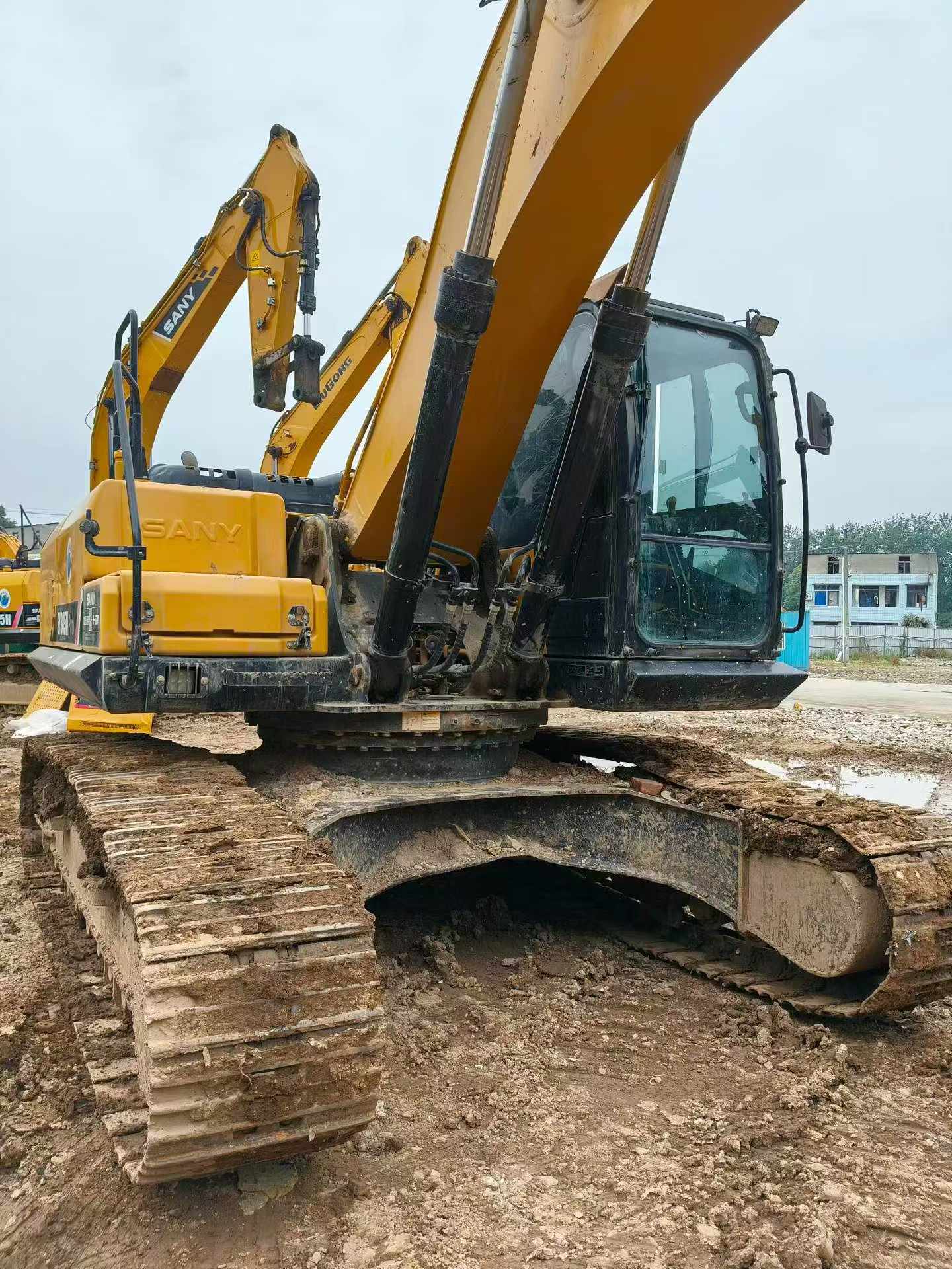 Buy Sany SY245H Used Excavator / 3 Buy Sany SY245H Used Excavator / 3