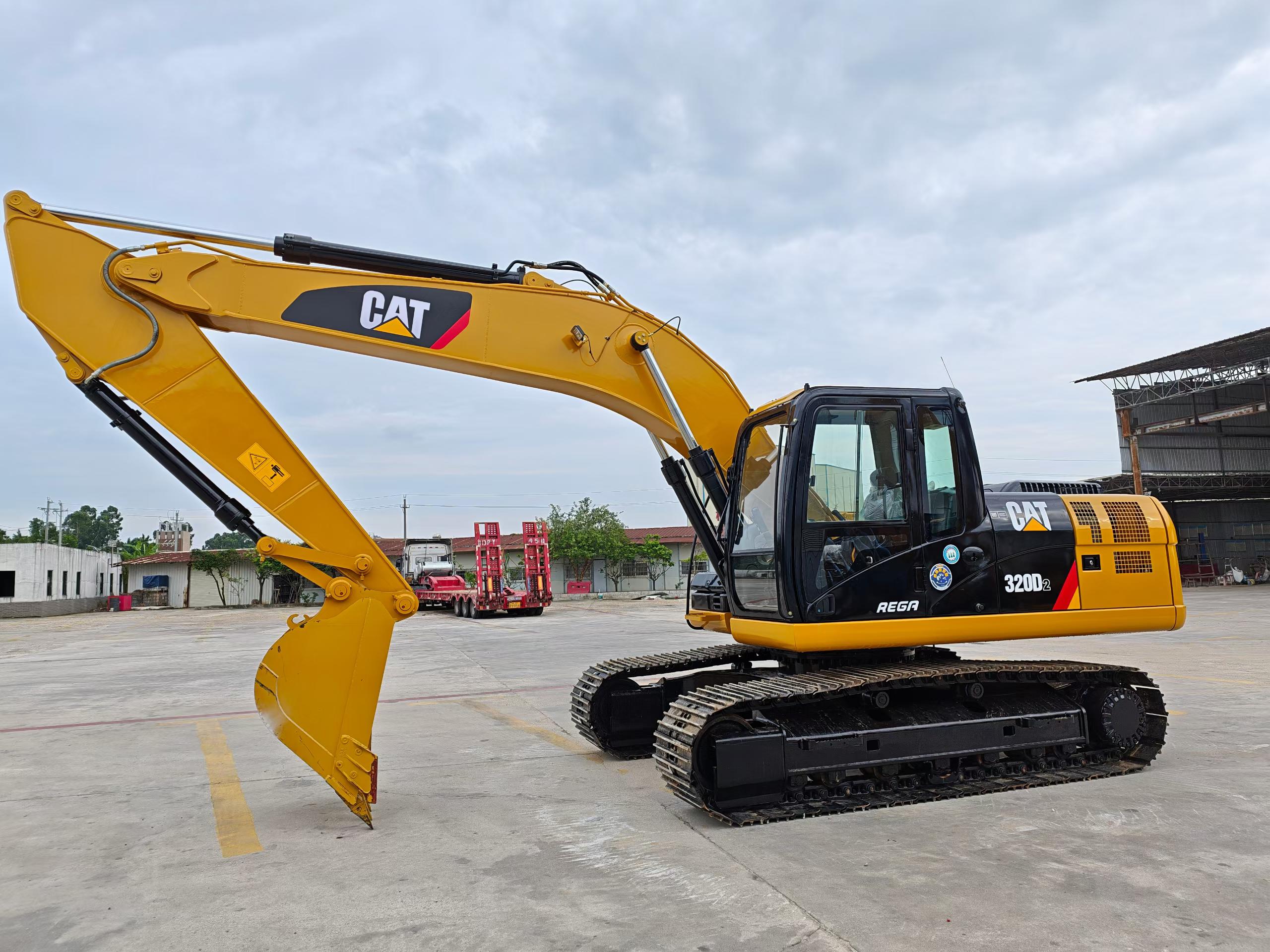 Buy Caterpillar 320C Used Excavator / 3
