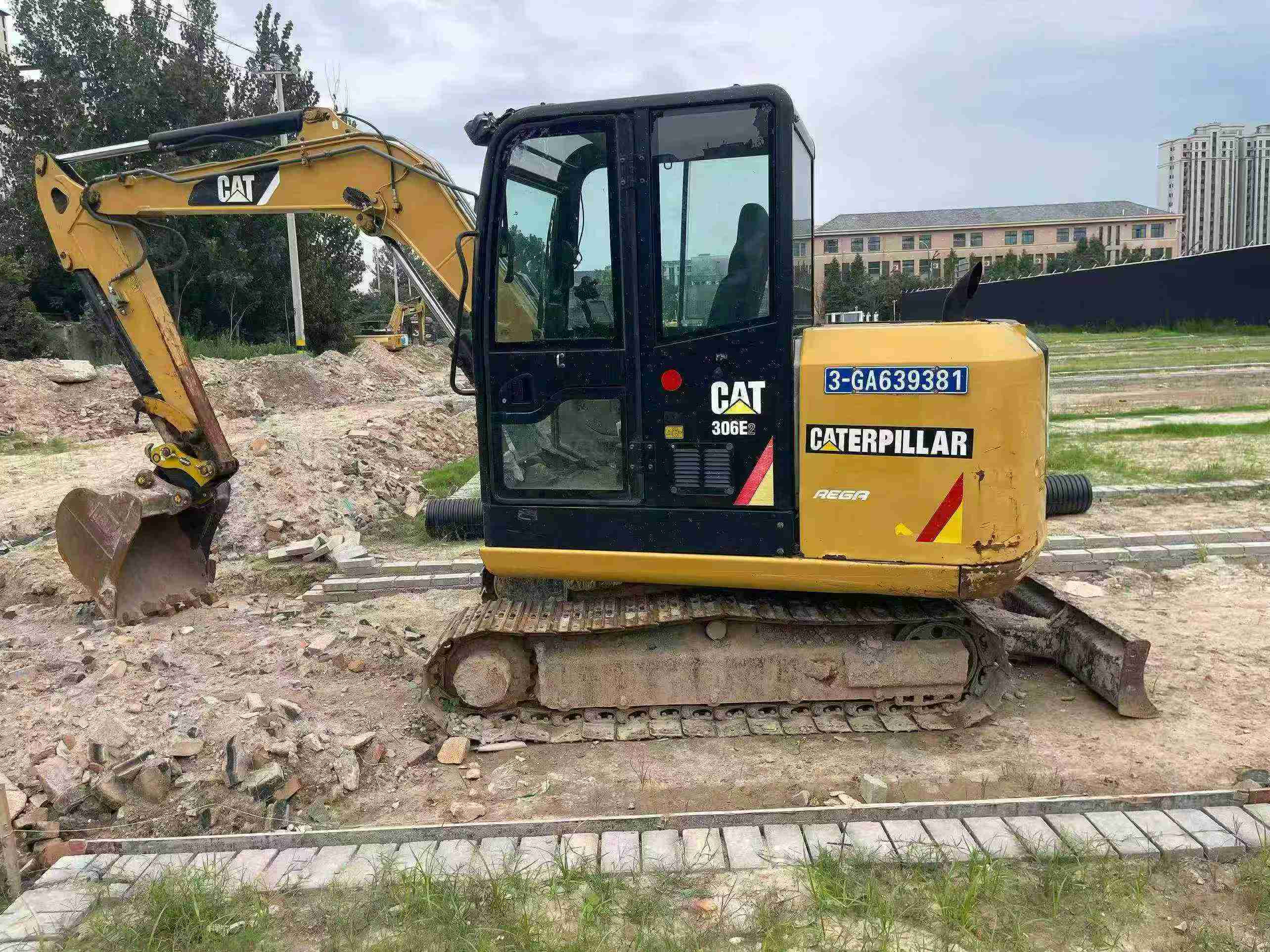 Buy Caterpillar 306D Used Excavator / 1