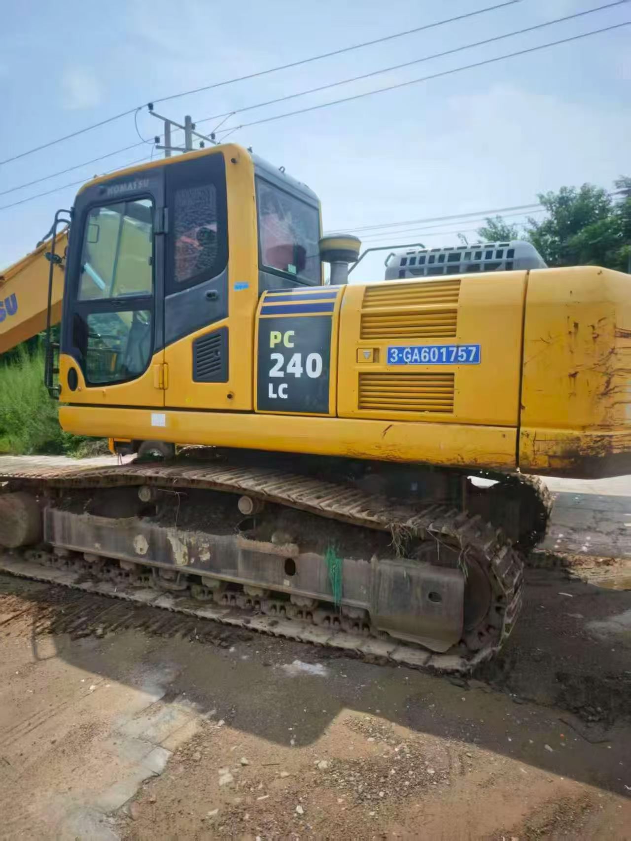 Buy Komatsu PC220 Used Excavator / 1