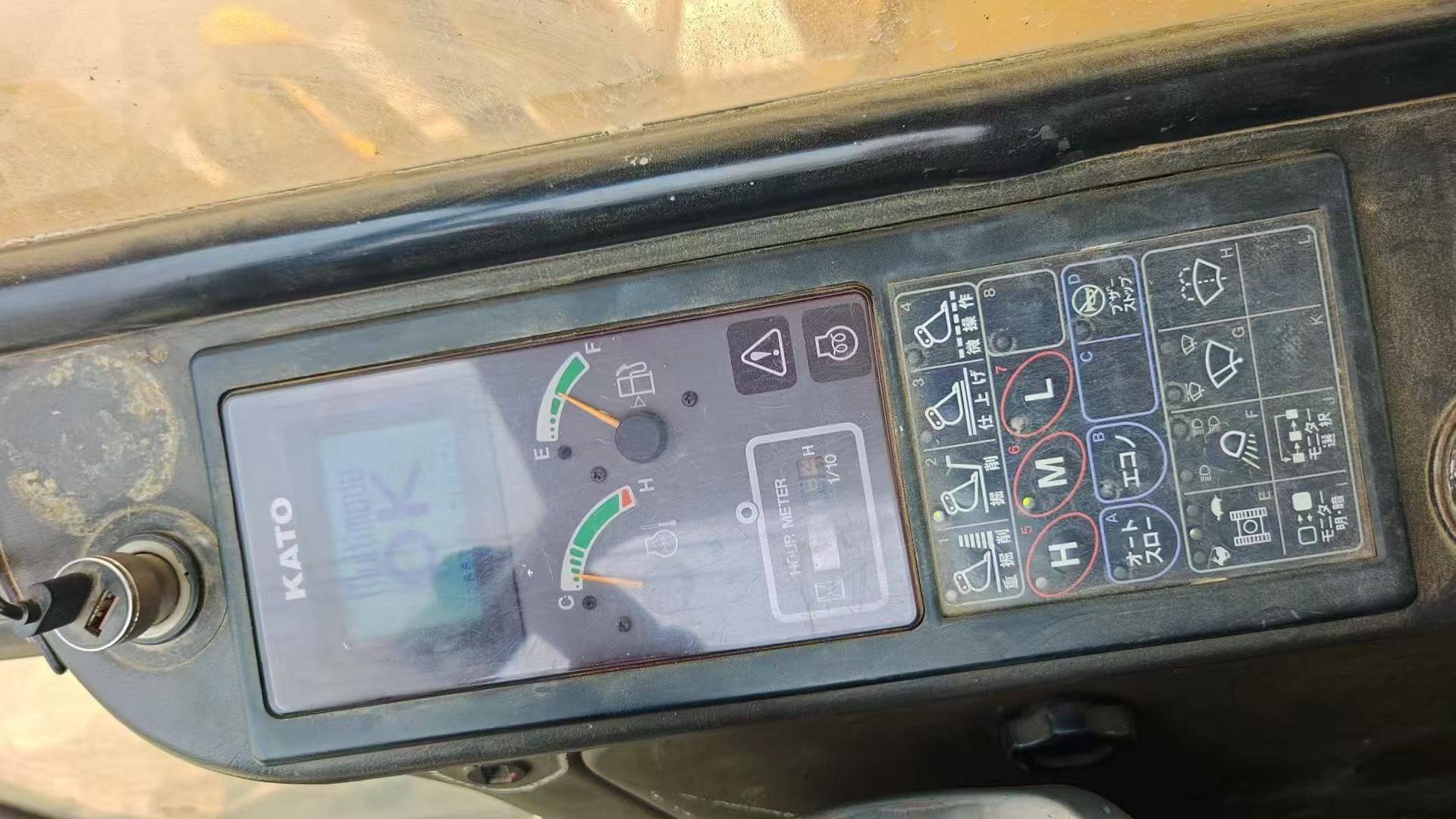 Buy Kato 820-3SP Used Excavator / 8