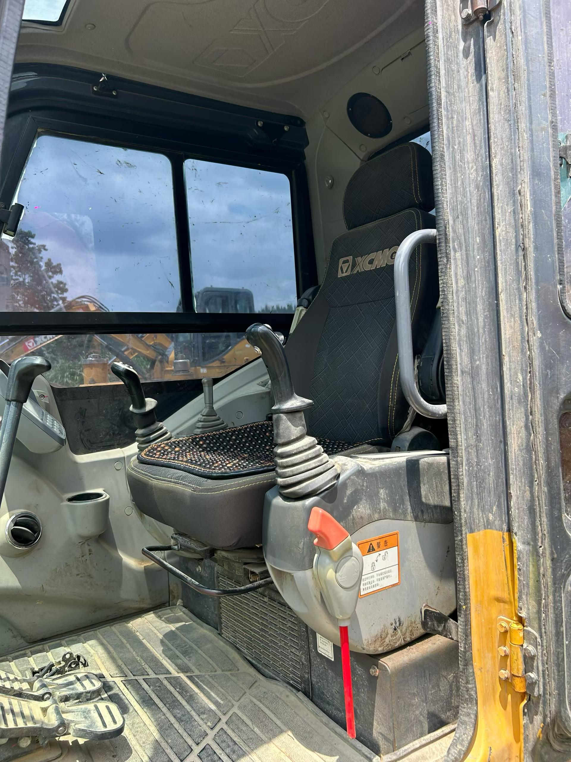 Buy XCMG XE60 Used Excavator / 3
