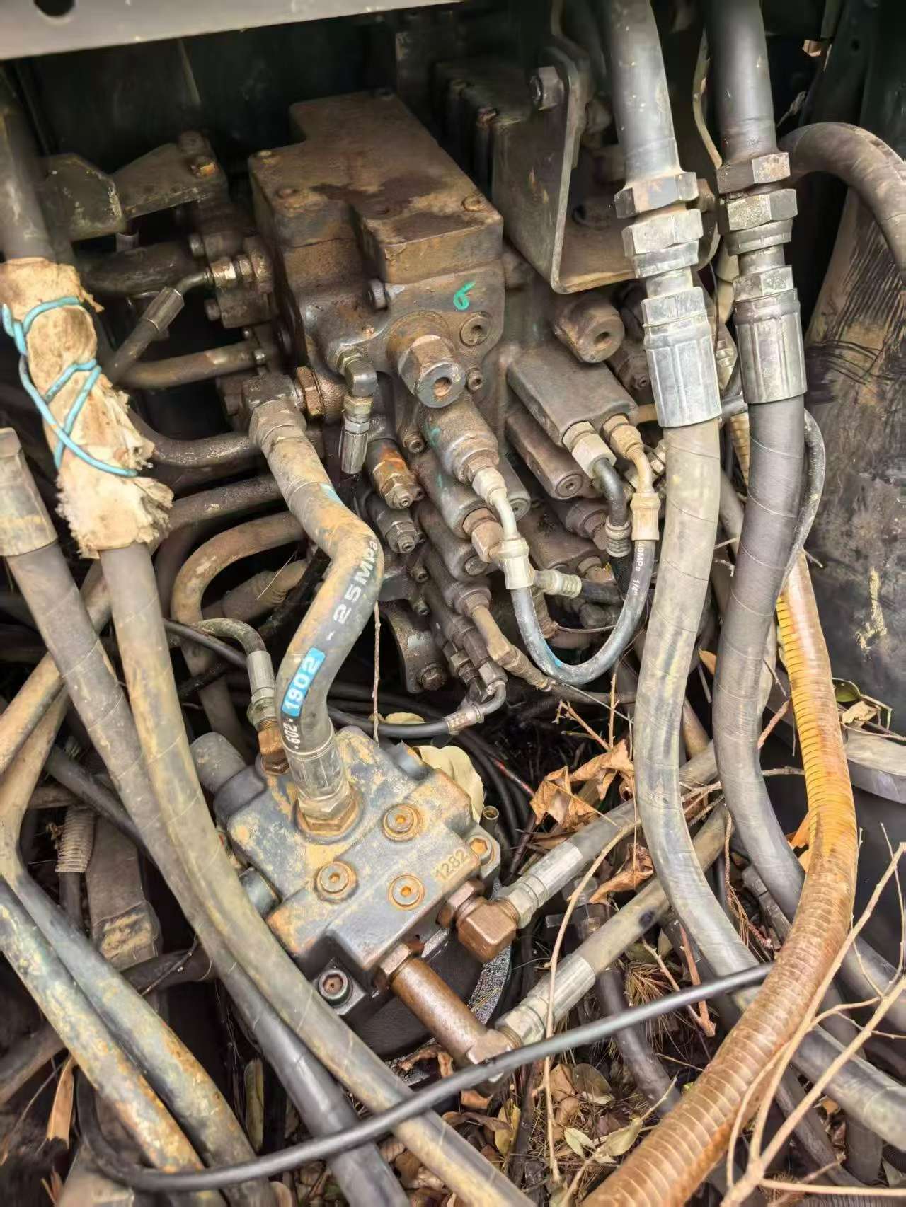 Buy Sumitomo SH120-5 Used Excavator / 5 Buy Sumitomo SH120-5 Used Excavator / 5