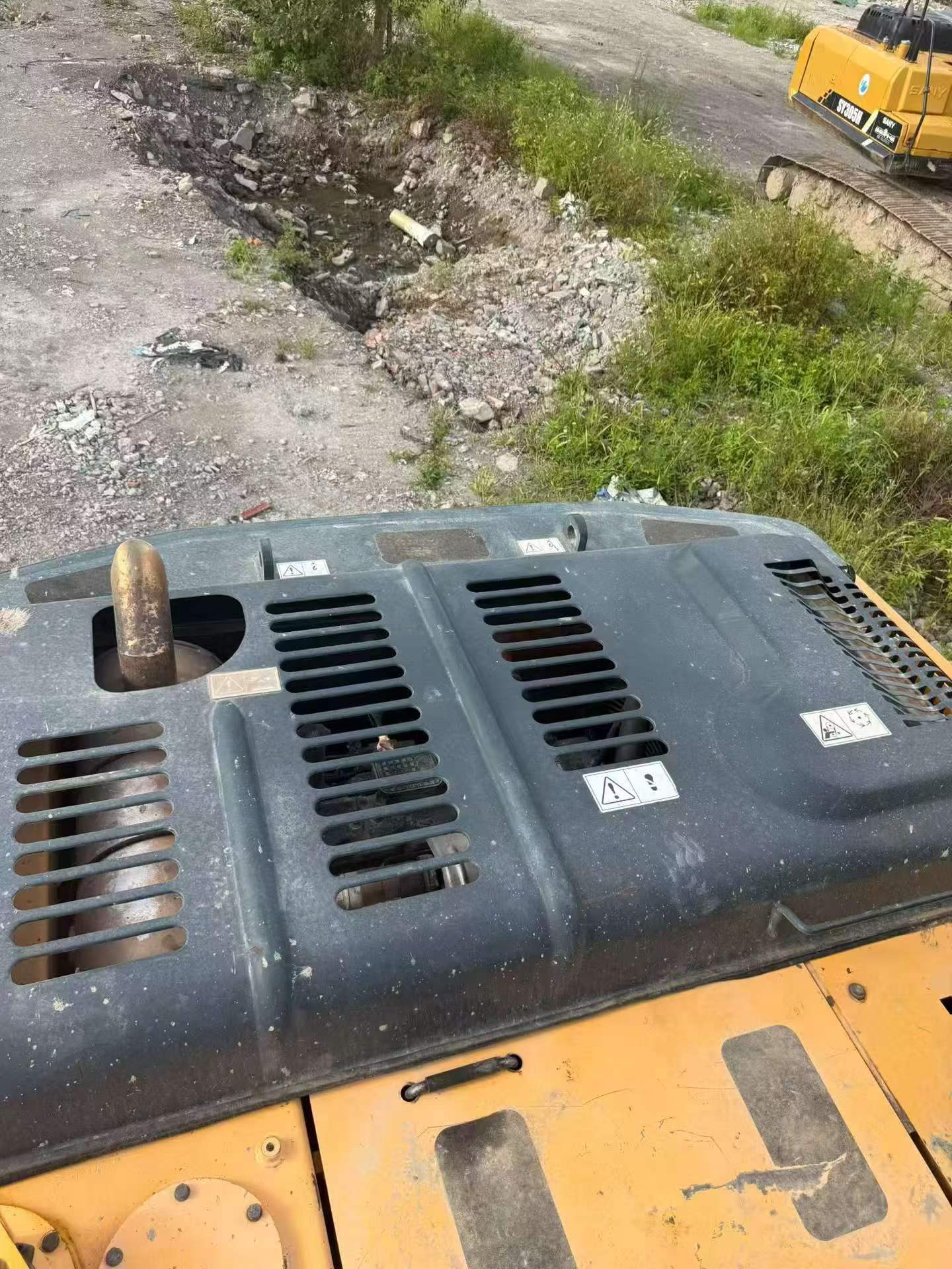 Buy Hyundai R215VS Used Excavator / 8