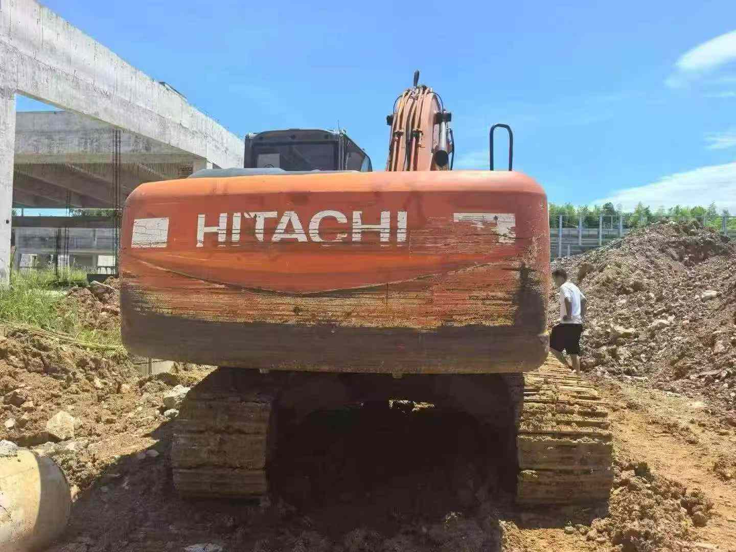 Buy Hitachi EX200-3 Used Excavator / 3