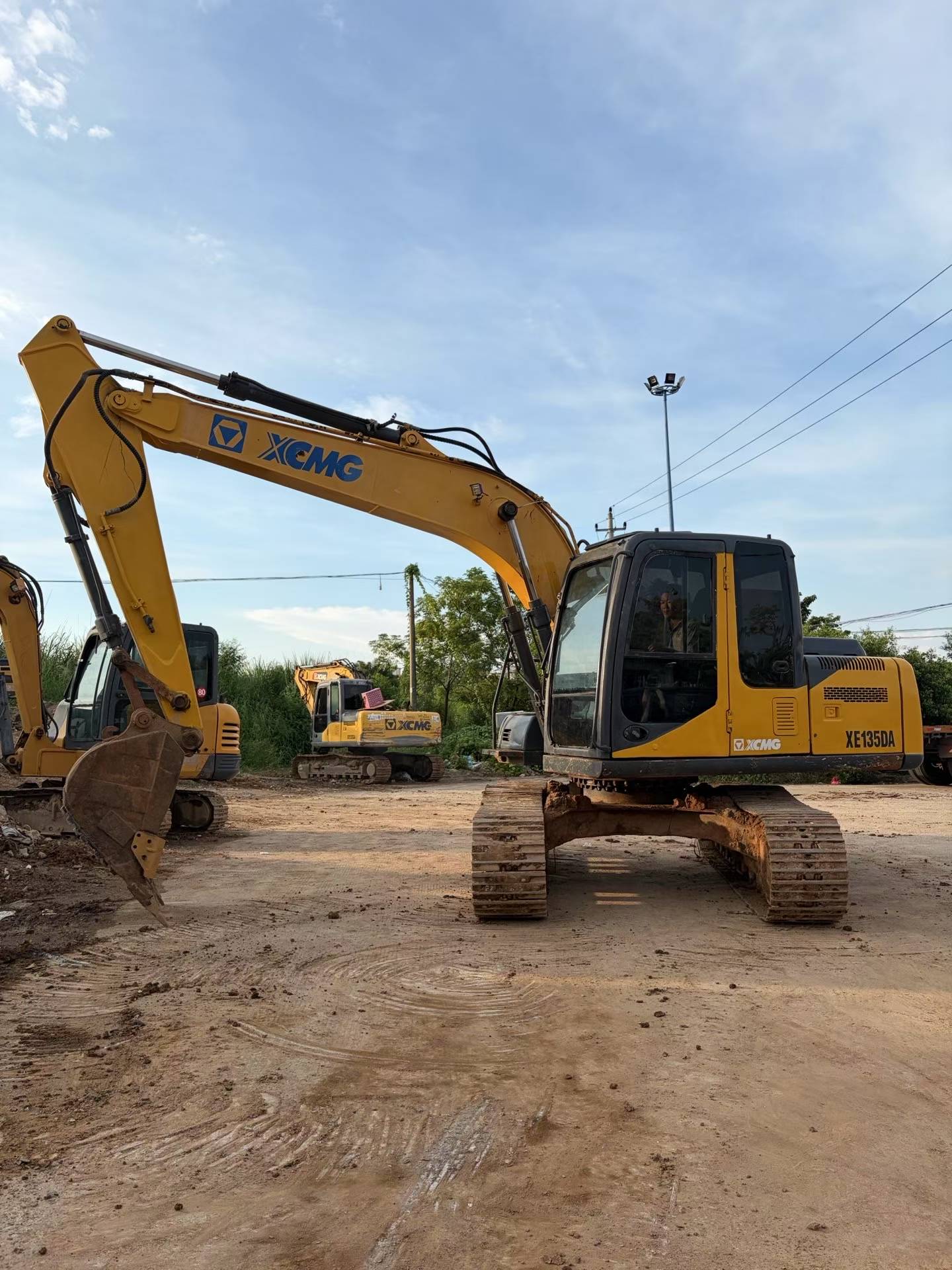 Buy XCMG XE135B Used Excavator / 4
