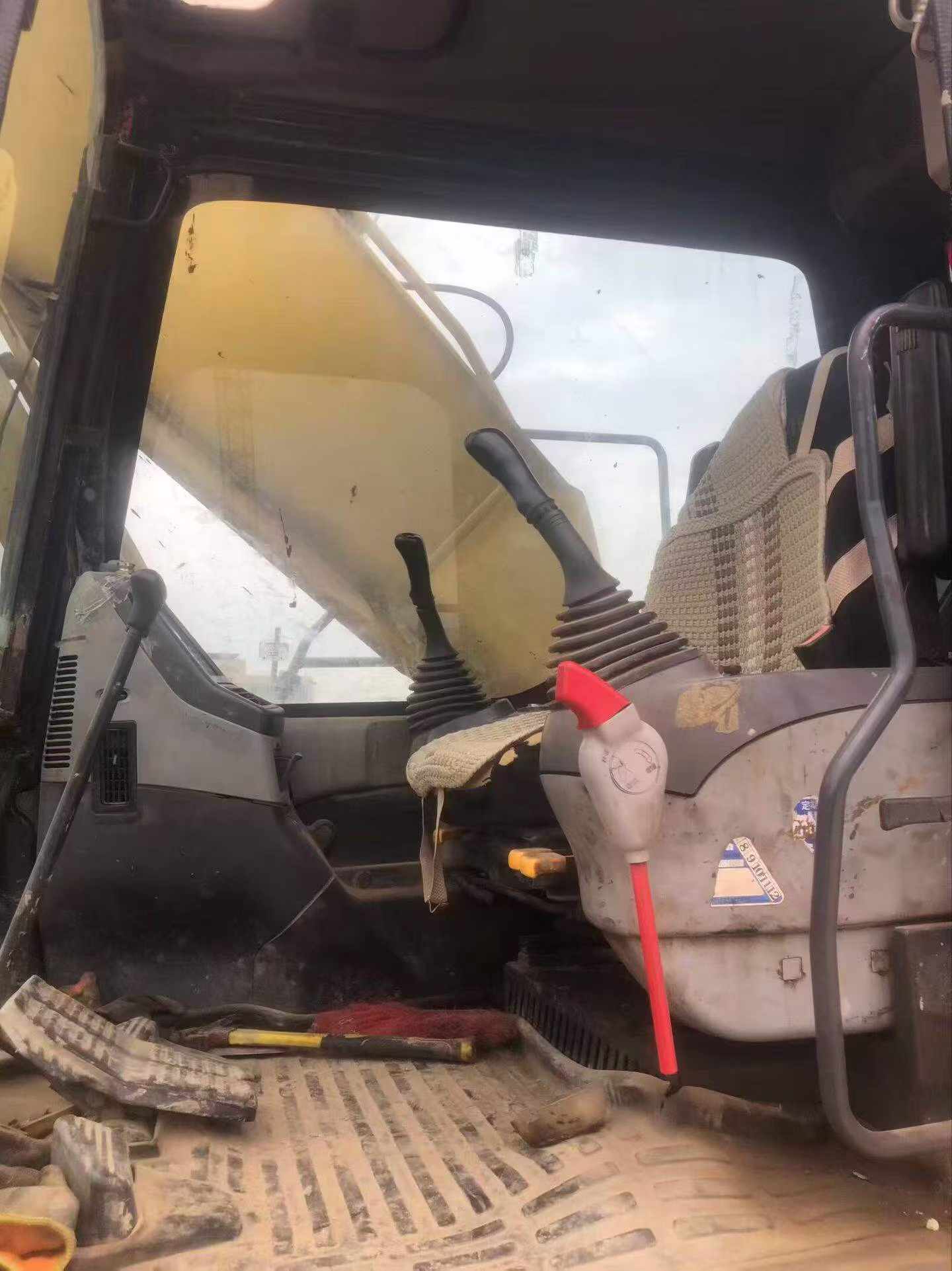 Buy Komatsu PC200-7 Used Excavator / 8