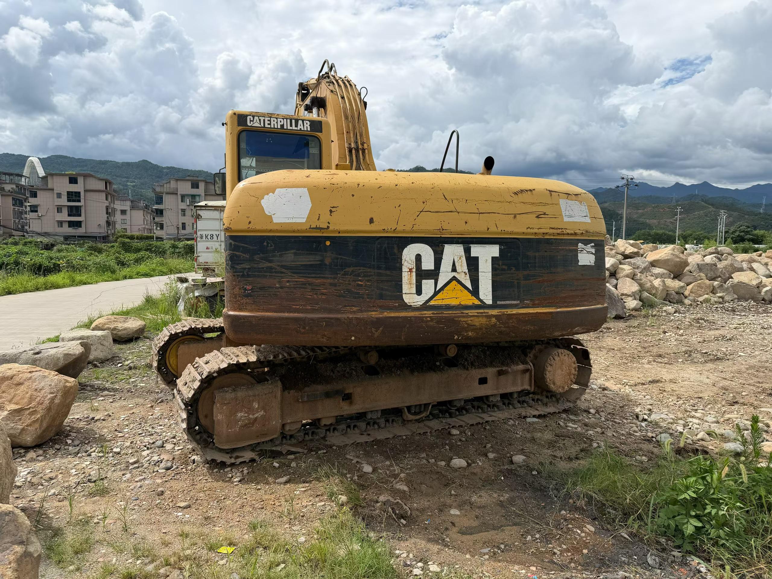 Buy Caterpillar 320C Used Excavator / 2