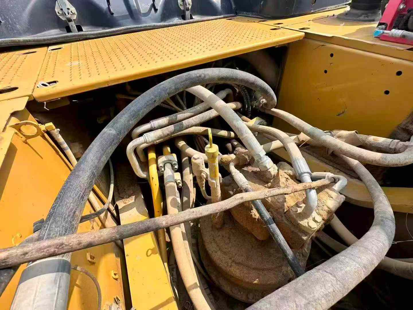 Buy Caterpillar Used Excavator / 8 Buy Caterpillar Used Excavator / 8