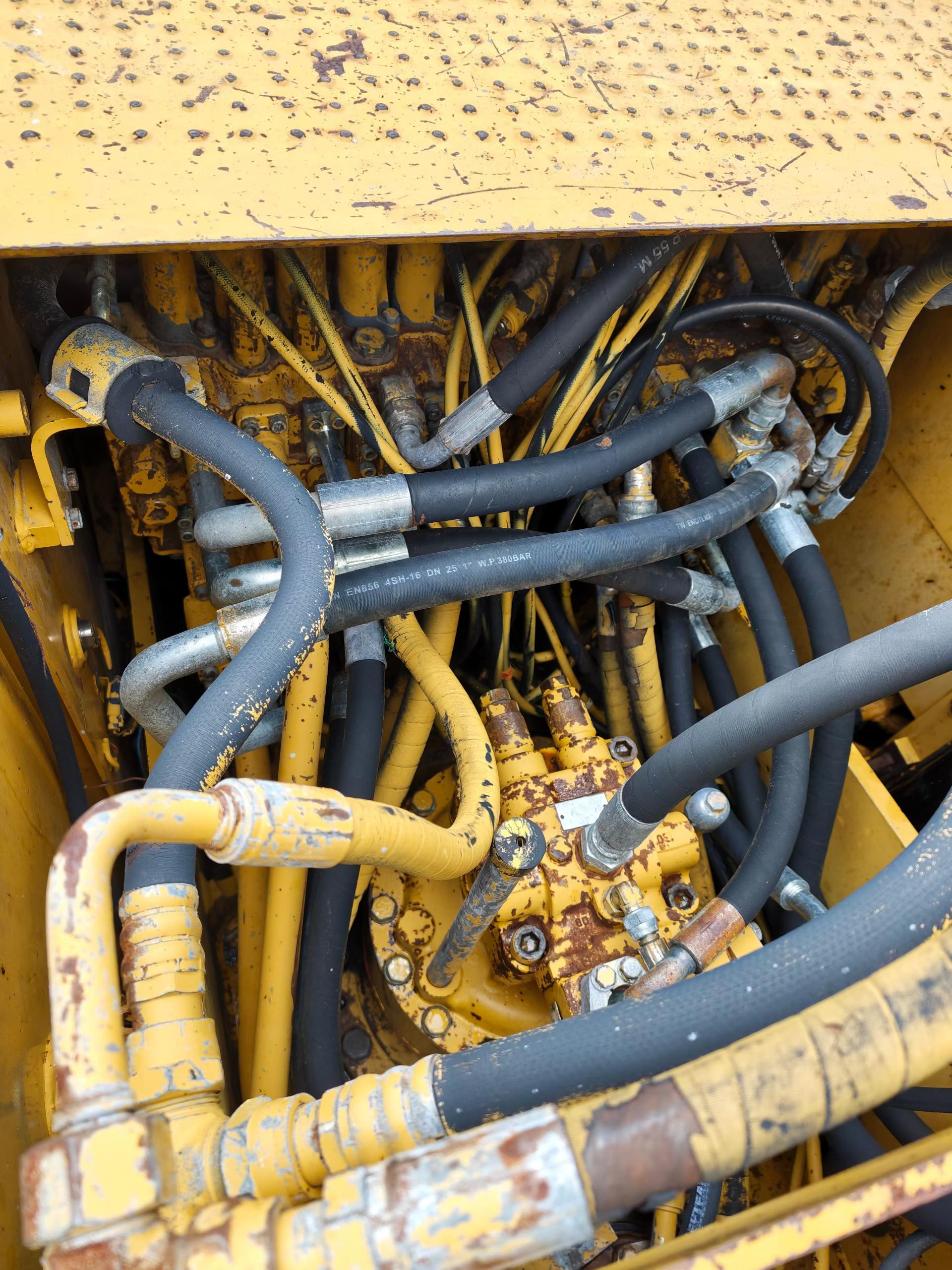 Buy Caterpillar 320D Used Excavator / 5