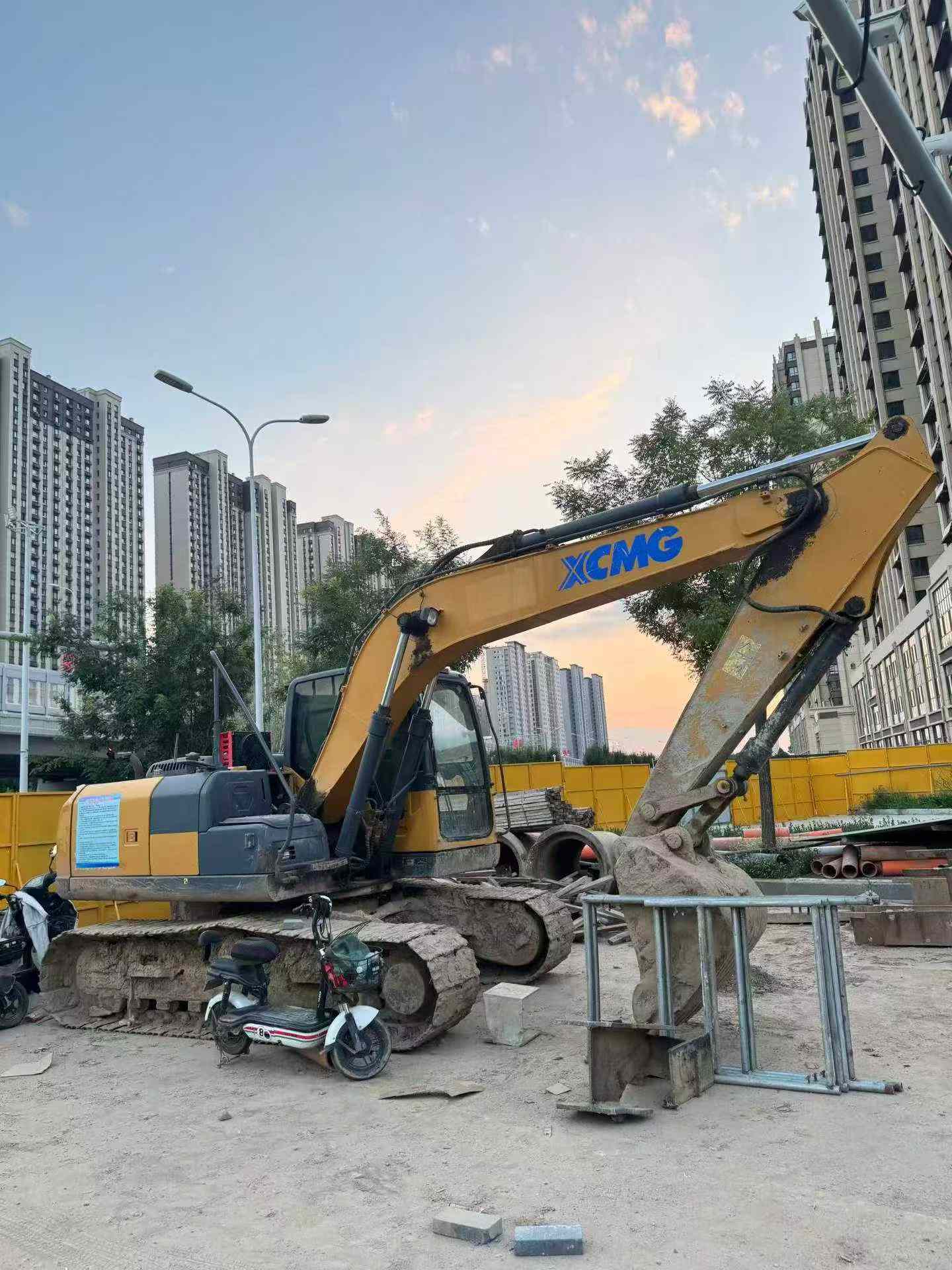 Buy XCMG XE150 Used Excavator / 5 Buy XCMG XE150 Used Excavator / 5
