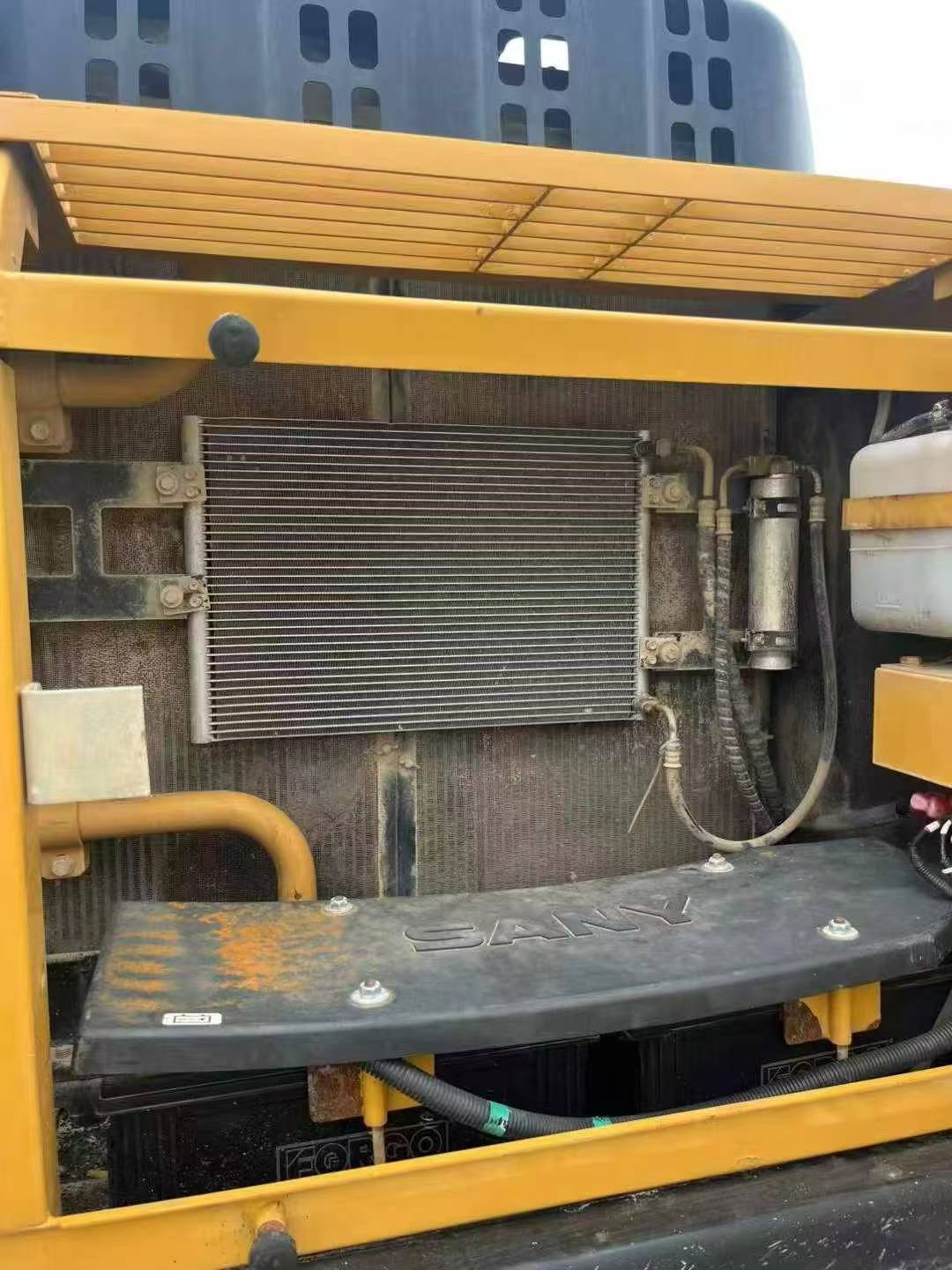 Buy Sany SY200C Used Excavator / 8
