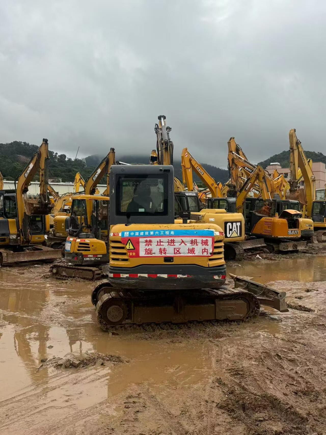 Buy Komatsu Used Excavator / 5