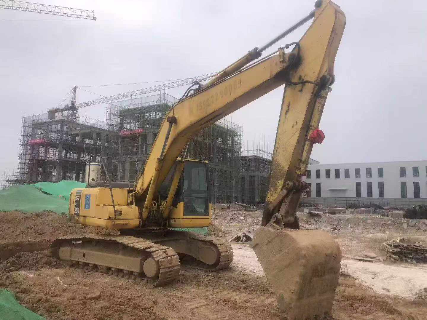 Buy Komatsu PC200-7 Used Excavator / 3
