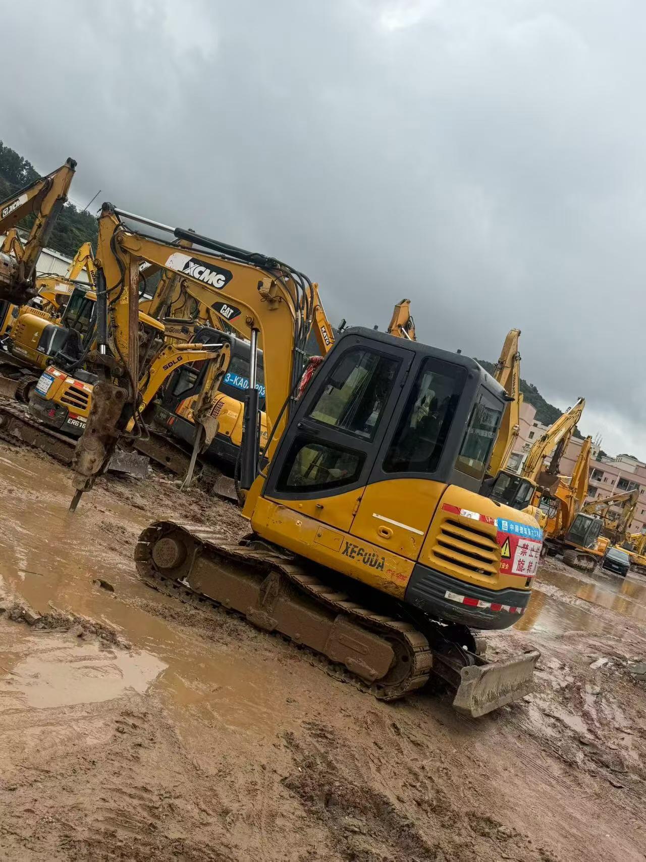 Buy Komatsu Used Excavator / 9