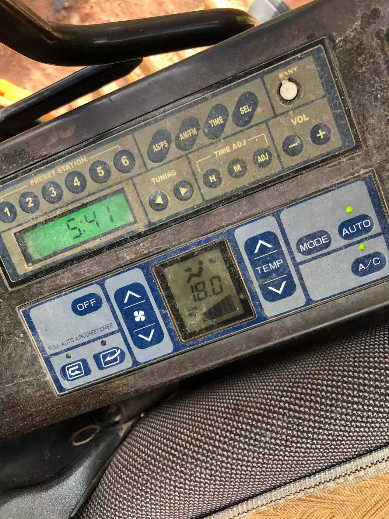 Buy Sany SY215C-8 Used Excavator / 3