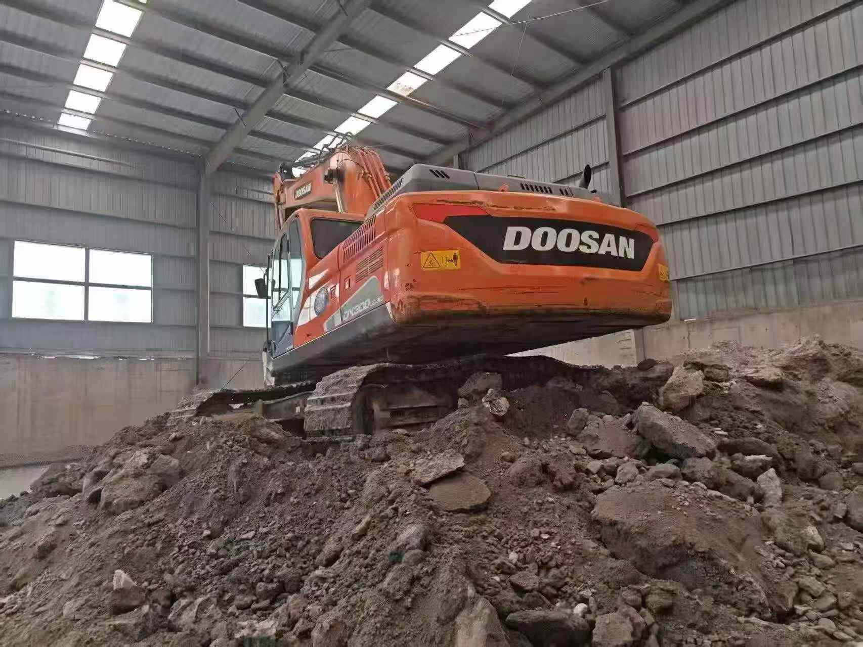 Buy Doosan DX300LC-9C Used Excavator / 3 Buy Doosan DX300LC-9C Used Excavator / 3