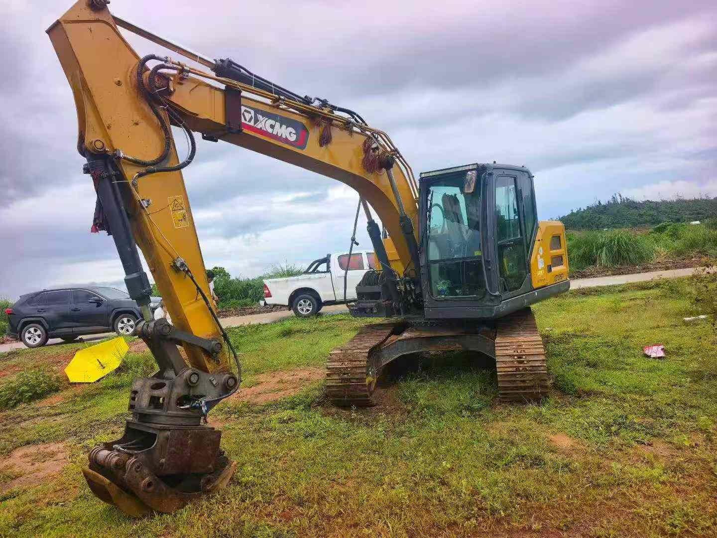 Buy XCMG XE135B Used Excavator / 4
