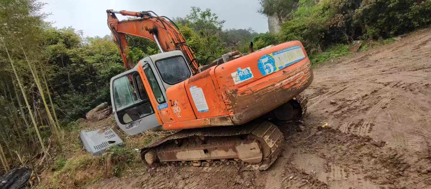 Buy Hitachi ZX200-6 Used Excavator / 3