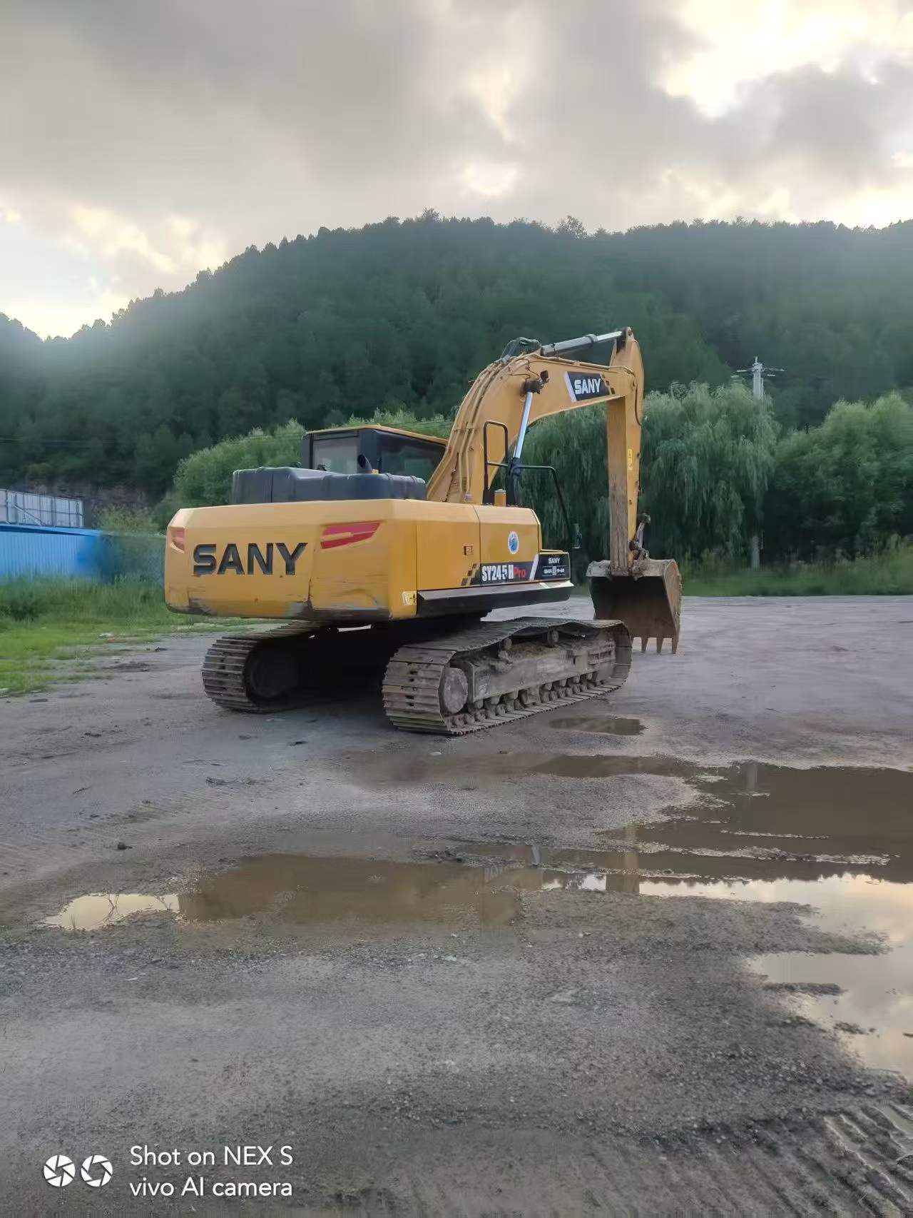 Buy Sany SY225C Used Excavator / 2 Buy Sany SY225C Used Excavator / 2
