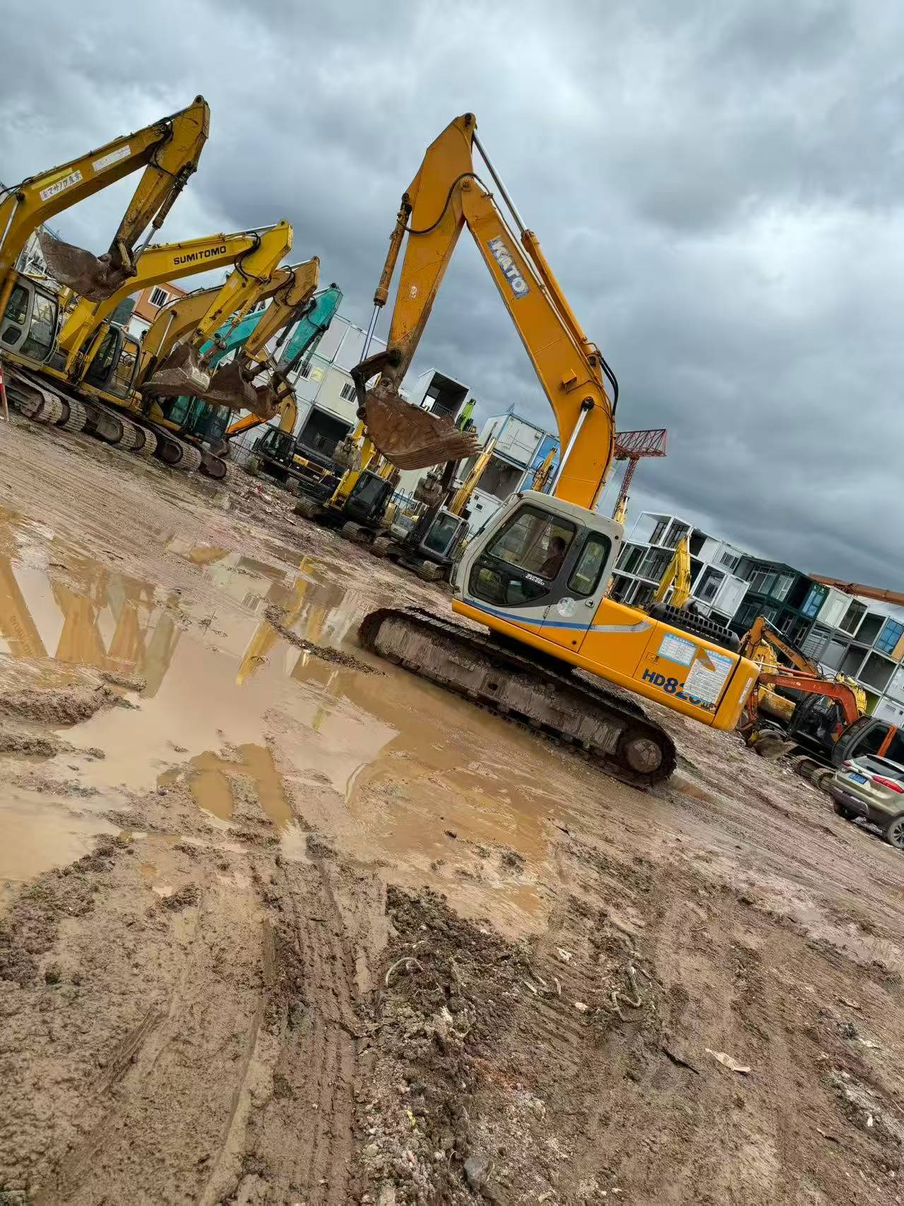 Buy Kato 820-3SP Used Excavator / 2 Buy Kato 820-3SP Used Excavator / 2