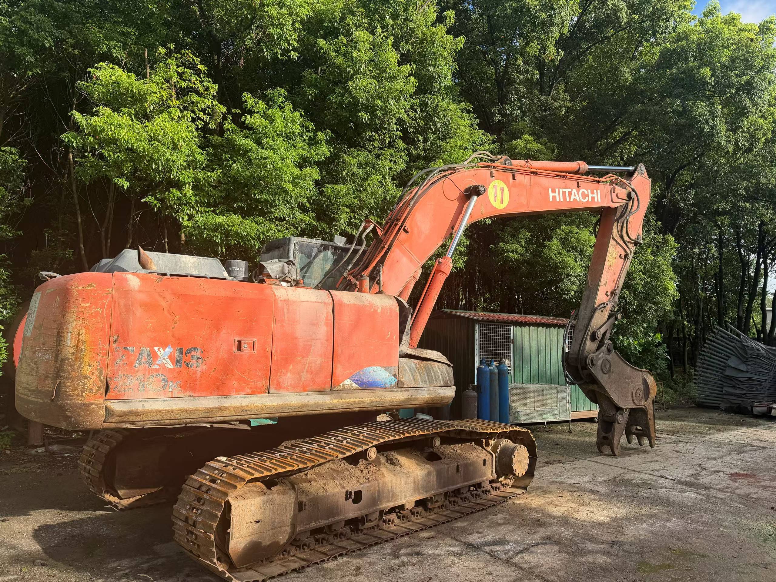 Buy Hitachi EX210 Used Excavator / 1