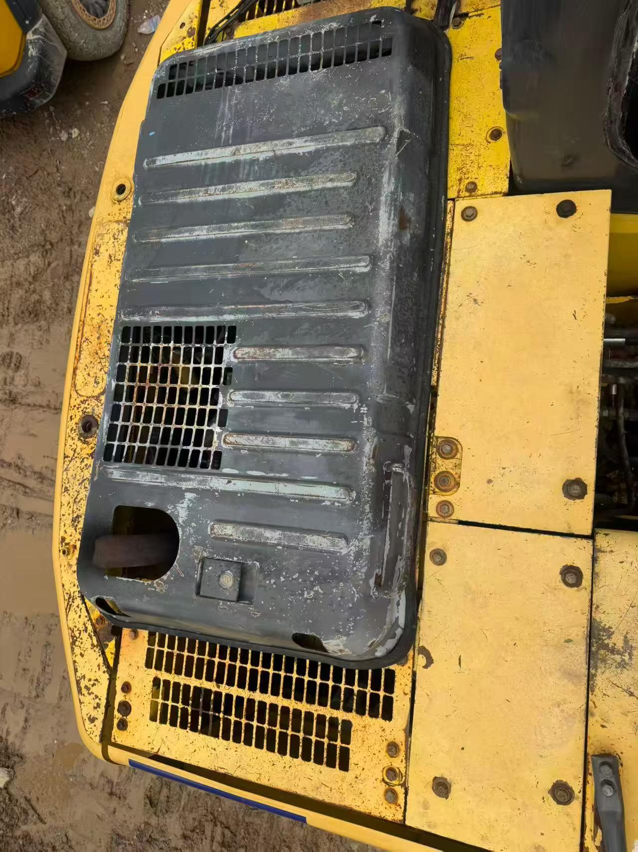 Buy Komatsu PC130-7 Used Excavator / 9
