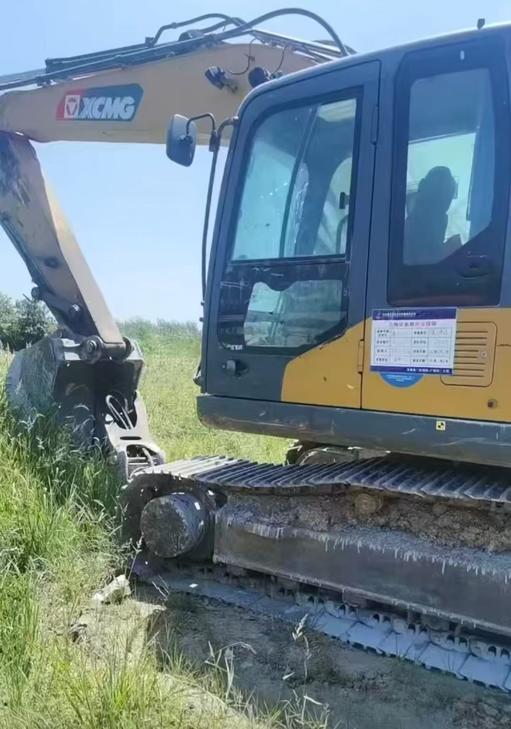 Buy XCMG XE205DA Used Excavator / 1