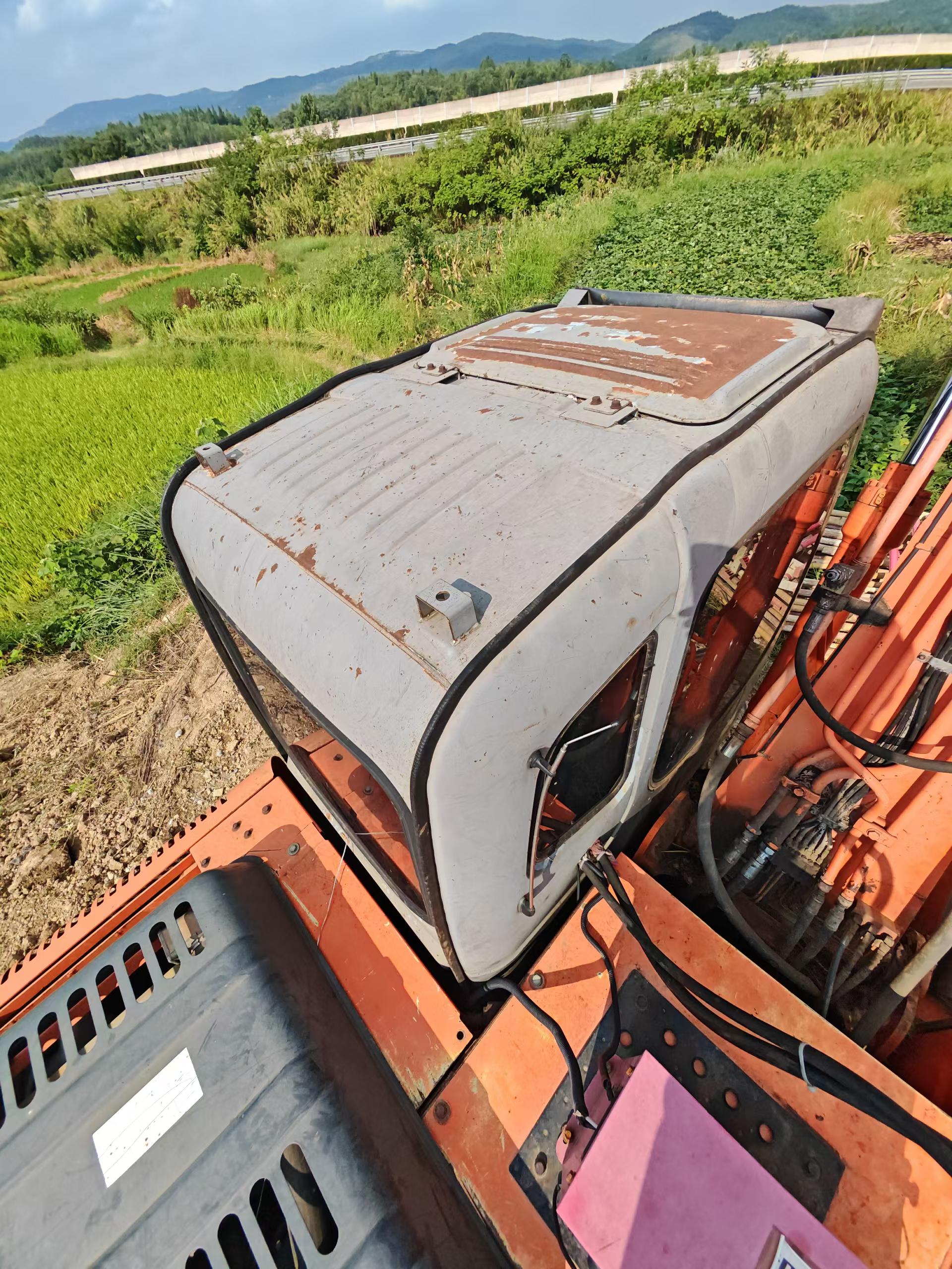 Buy Hitachi EX130H-5 Used Excavator / 4 Buy Hitachi EX130H-5 Used Excavator / 4
