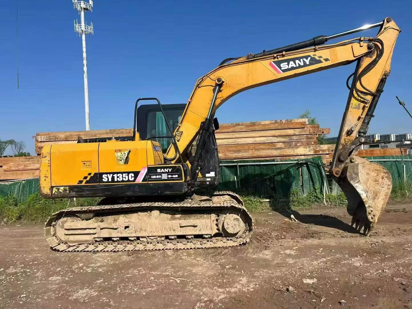 Buy Sany SY135 Used Excavator / 2