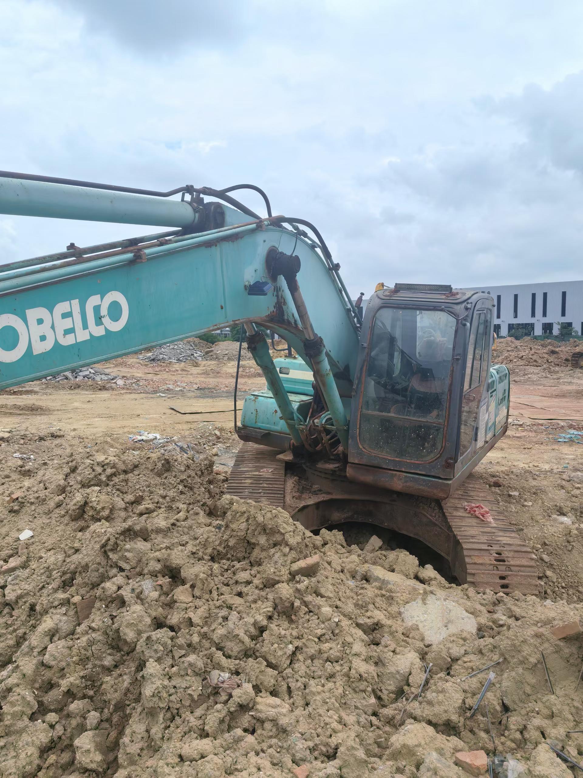 Buy Kobelco SK2008 Used Excavator / 9